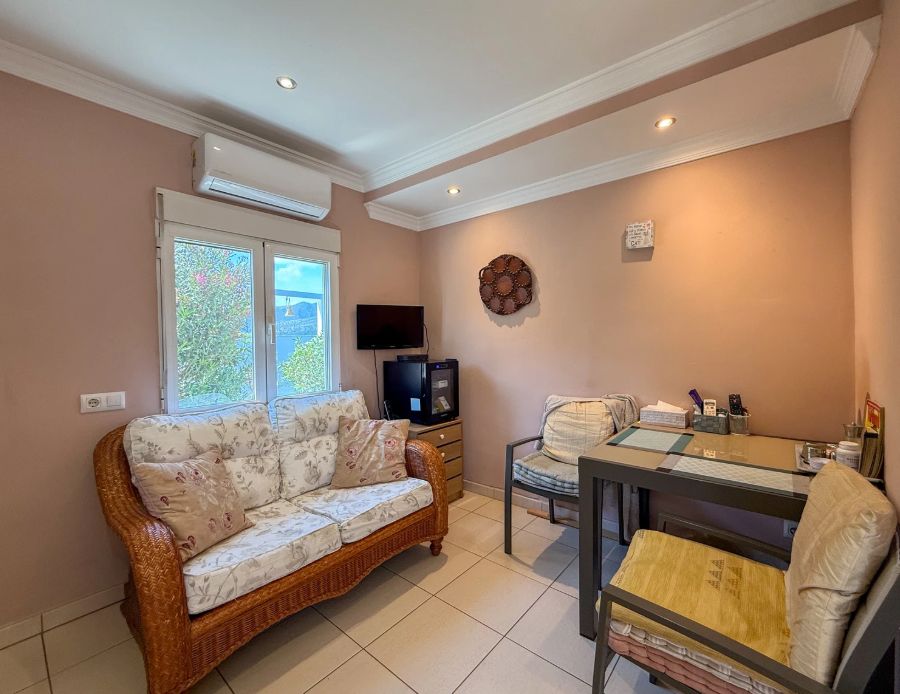 Charmante villa met zelfstandig appartement in Orba