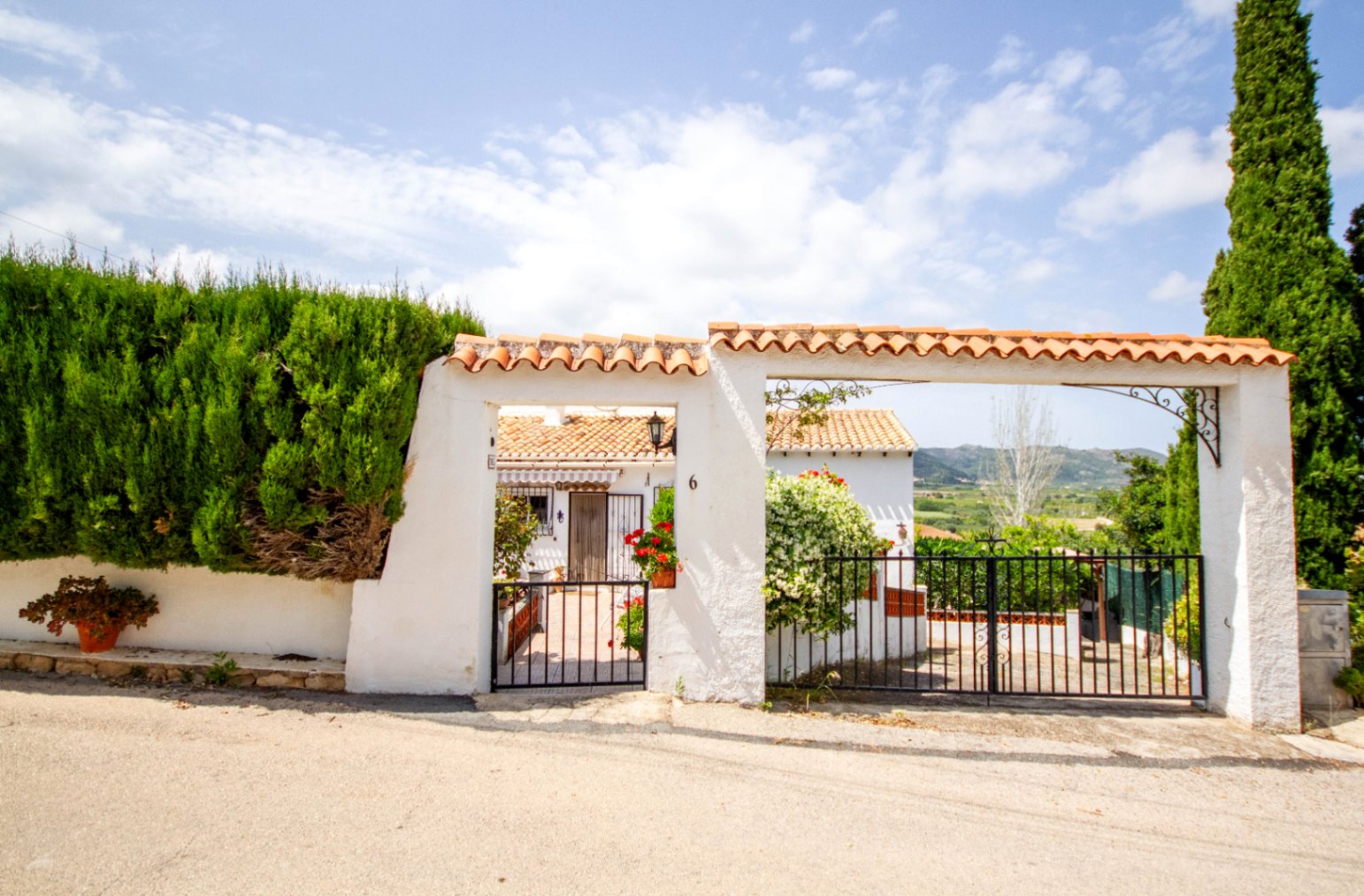 Charmante villa met zelfstandig appartement in Orba