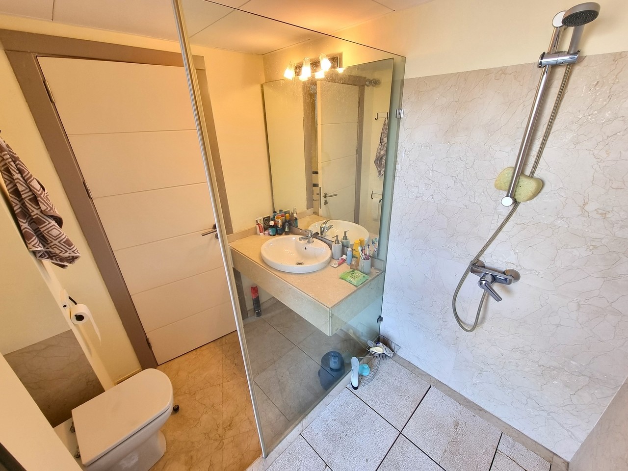 DP-17-B2168-17 Geschakelde woning op golfresort met uitzicht op golf en meer in Valle del Este