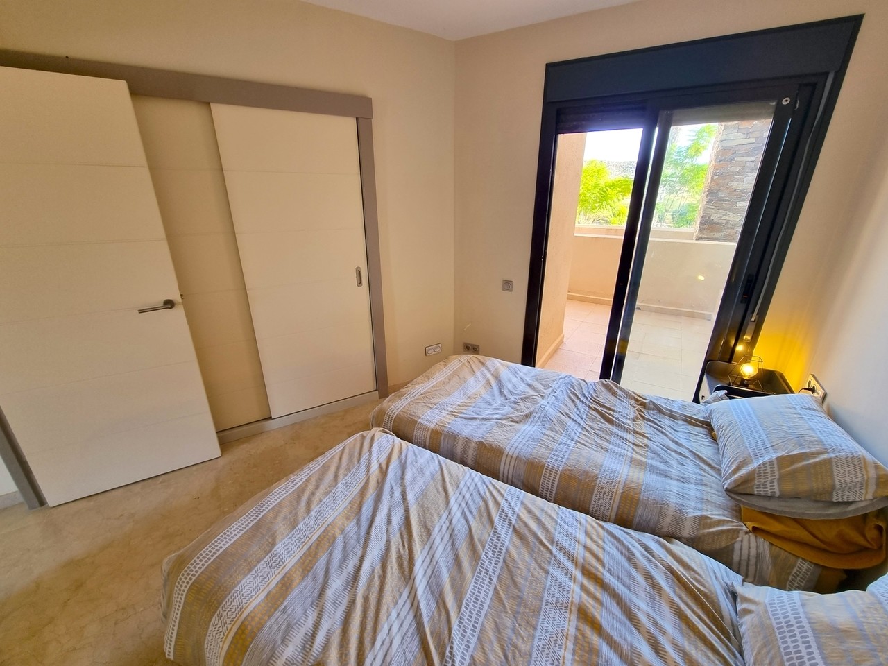 DP-17-B2168-20 Geschakelde woning op golfresort met uitzicht op golf en meer in Valle del Este