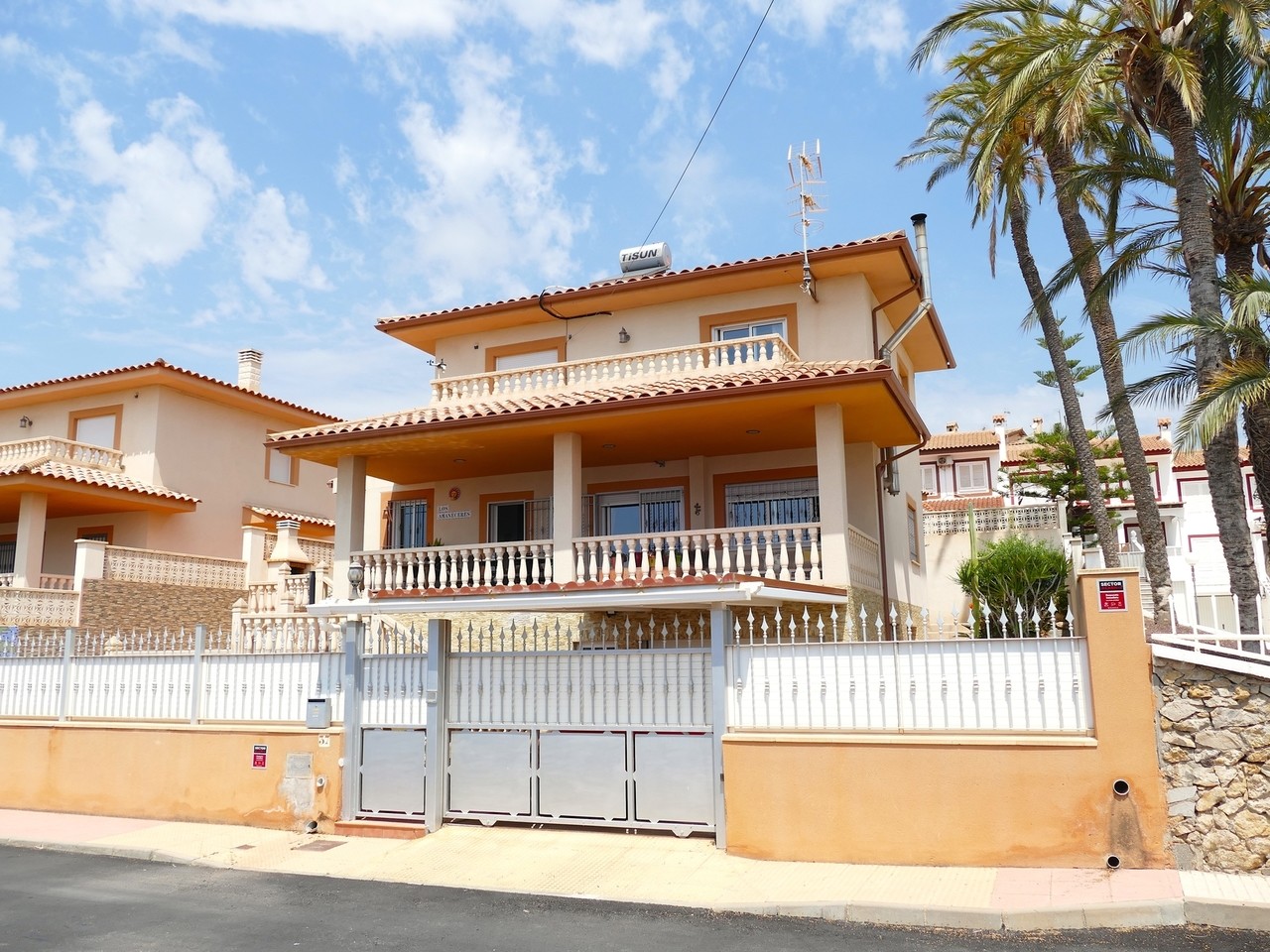 Villa te koop in San Juan De Los Terreros