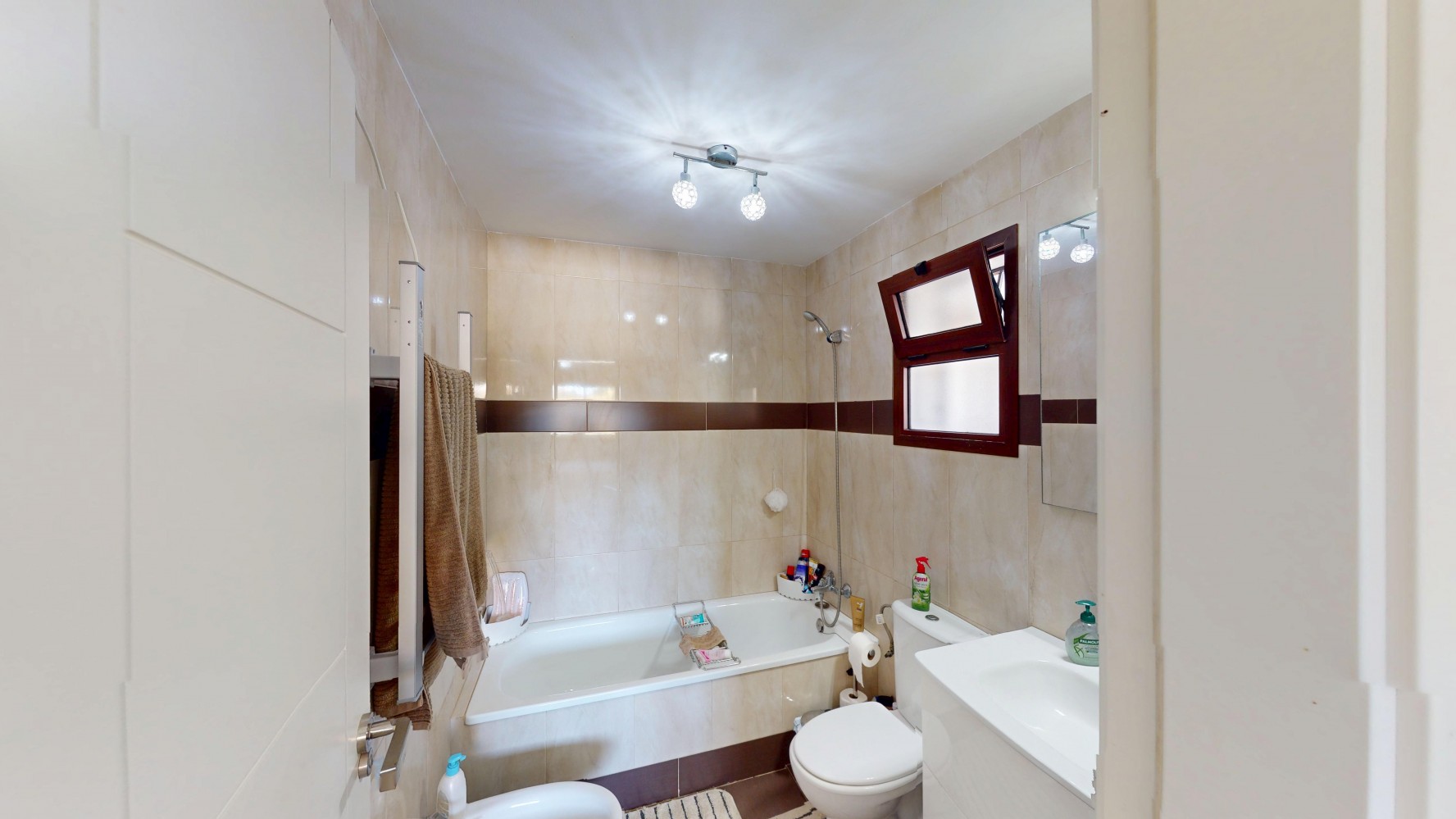 DP-26-6279-12 Geschakelde woning te koop in Lagos