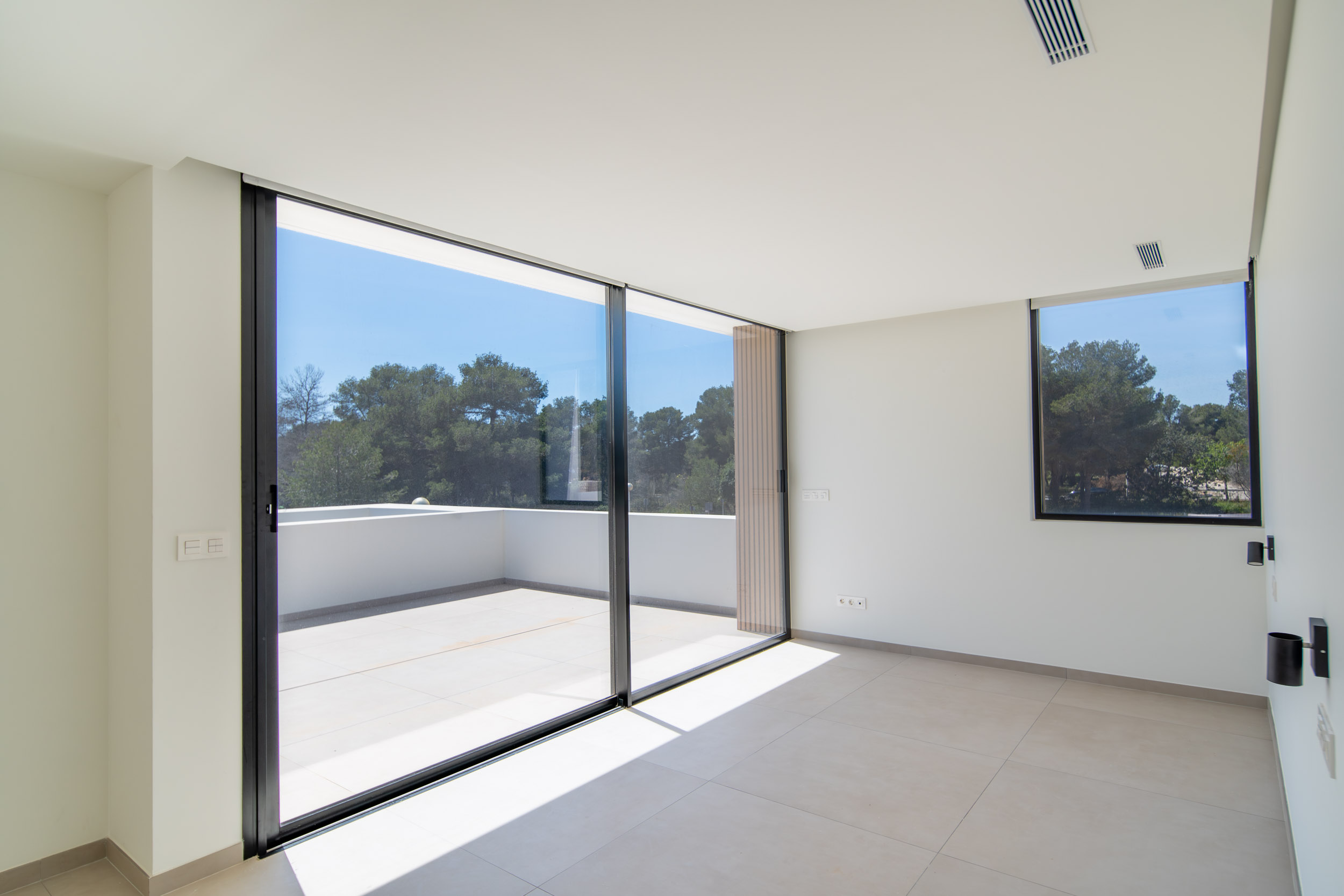 DP-28-V2795-18 Moderne villa met zwembad te koop in Javea