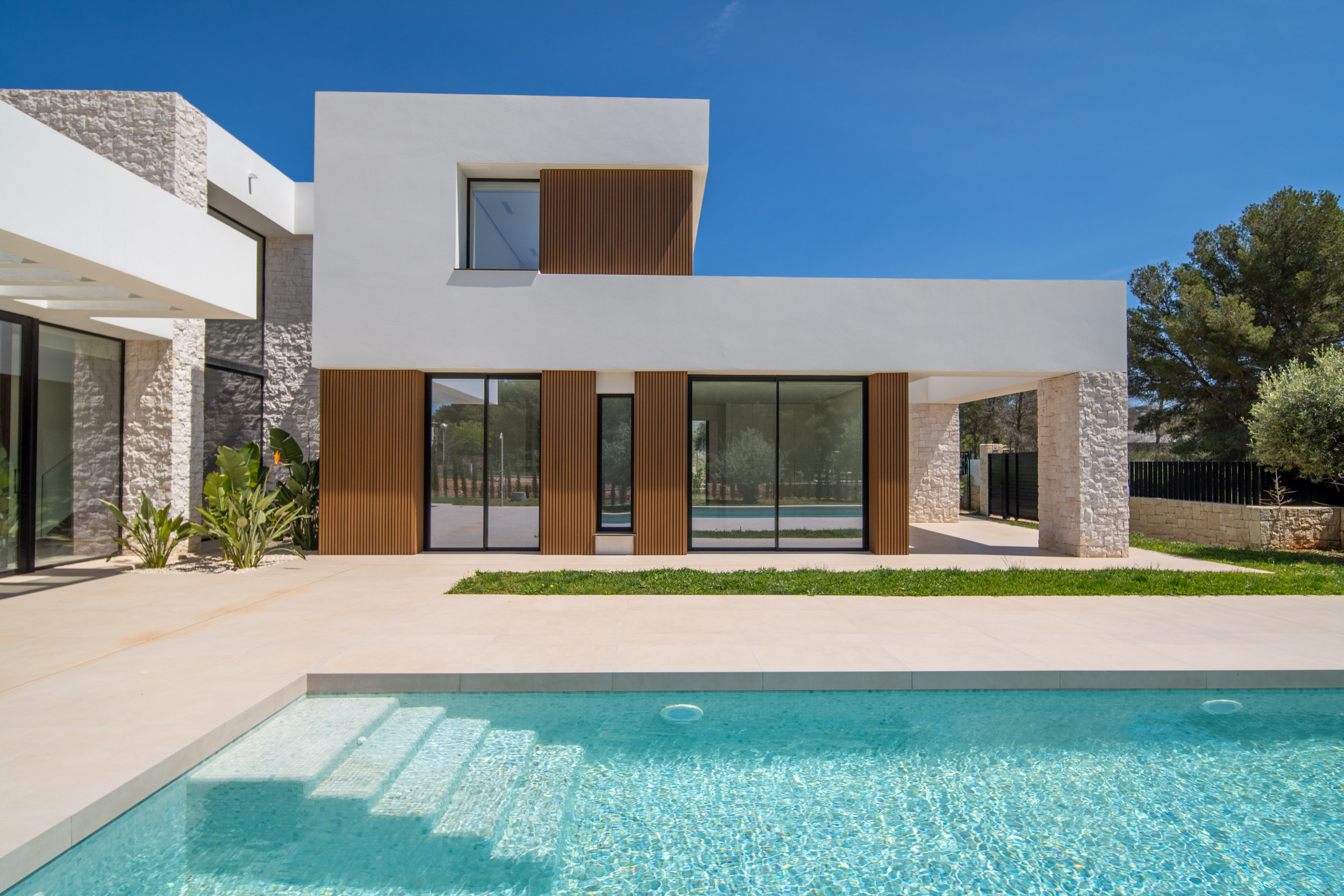 DP-28-V2795-2 Moderne villa met zwembad te koop in Javea