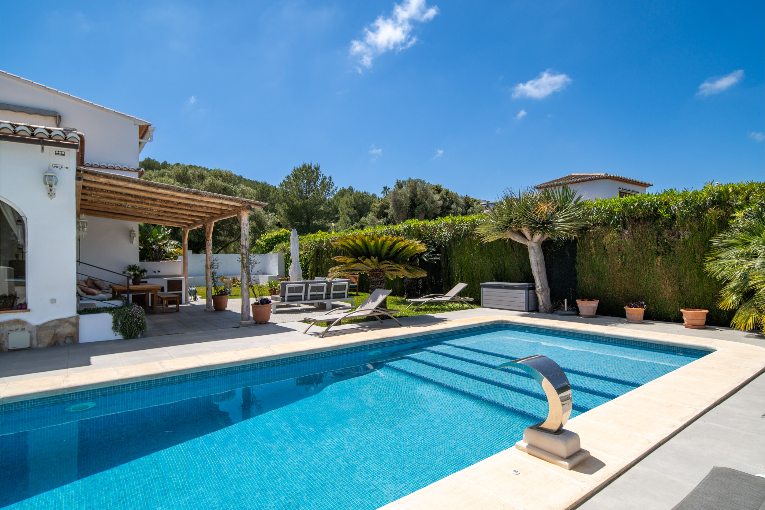 Gerenoveerde villa met uitzicht op Montgo in Javea