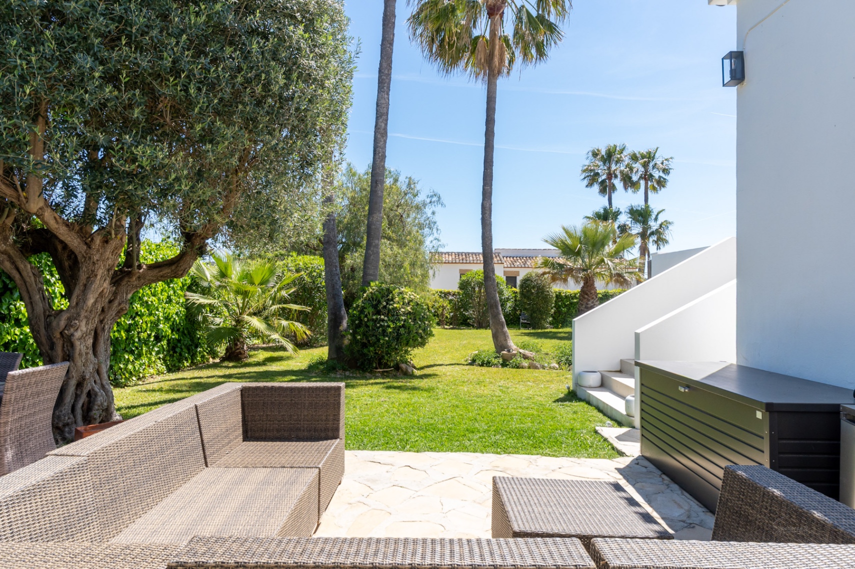 Gerenoveerde villa met zwembad te koop in Javea