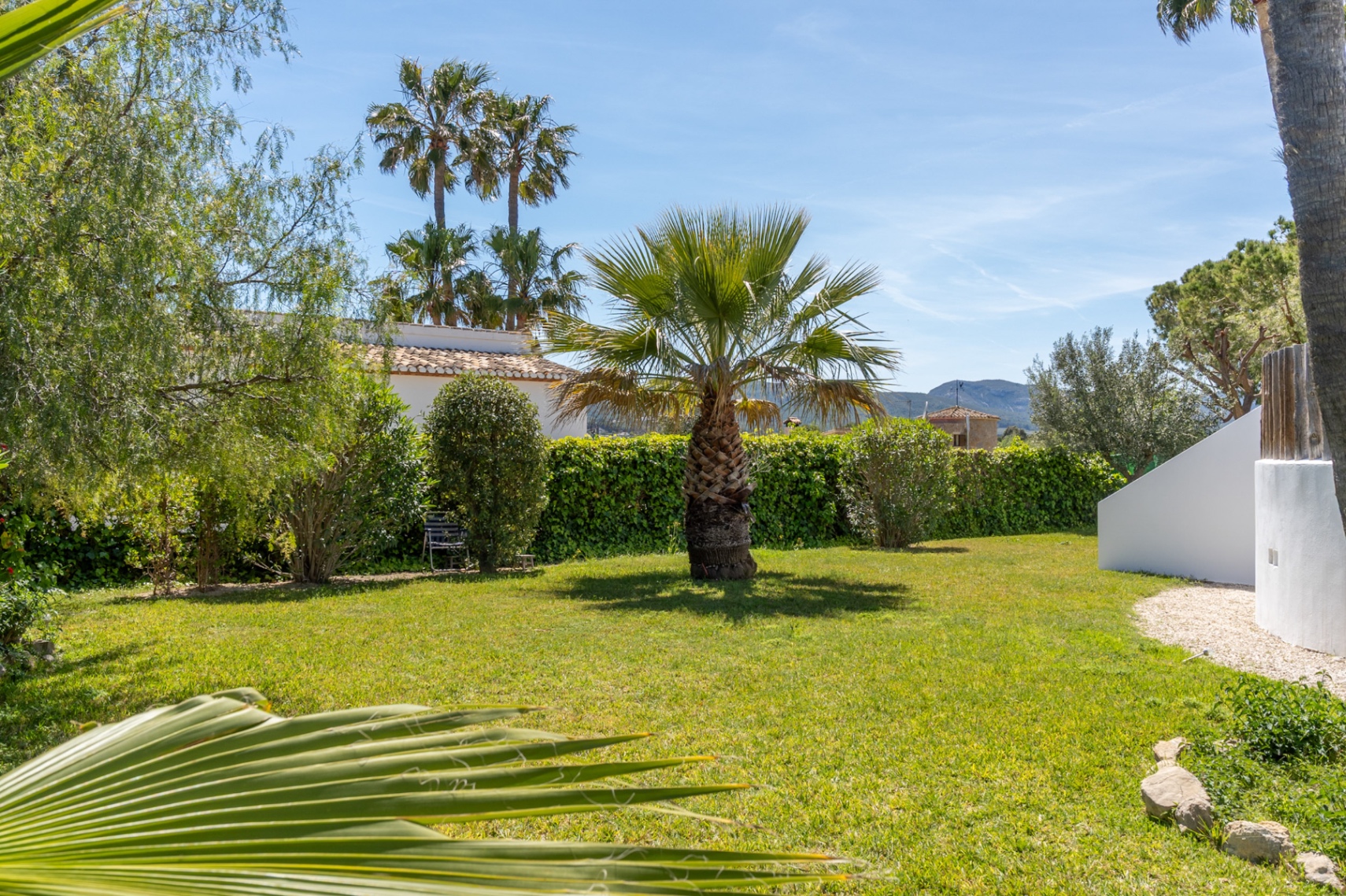 Gerenoveerde villa met zwembad te koop in Javea