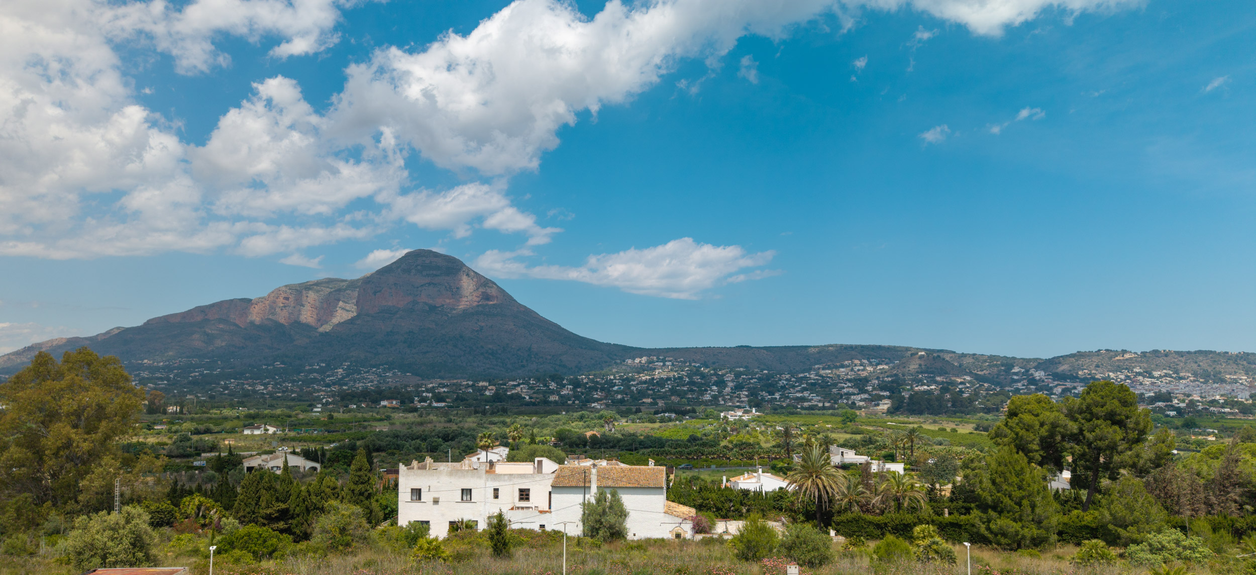 Nieuwbouw villa met zwembad te koop in Javea