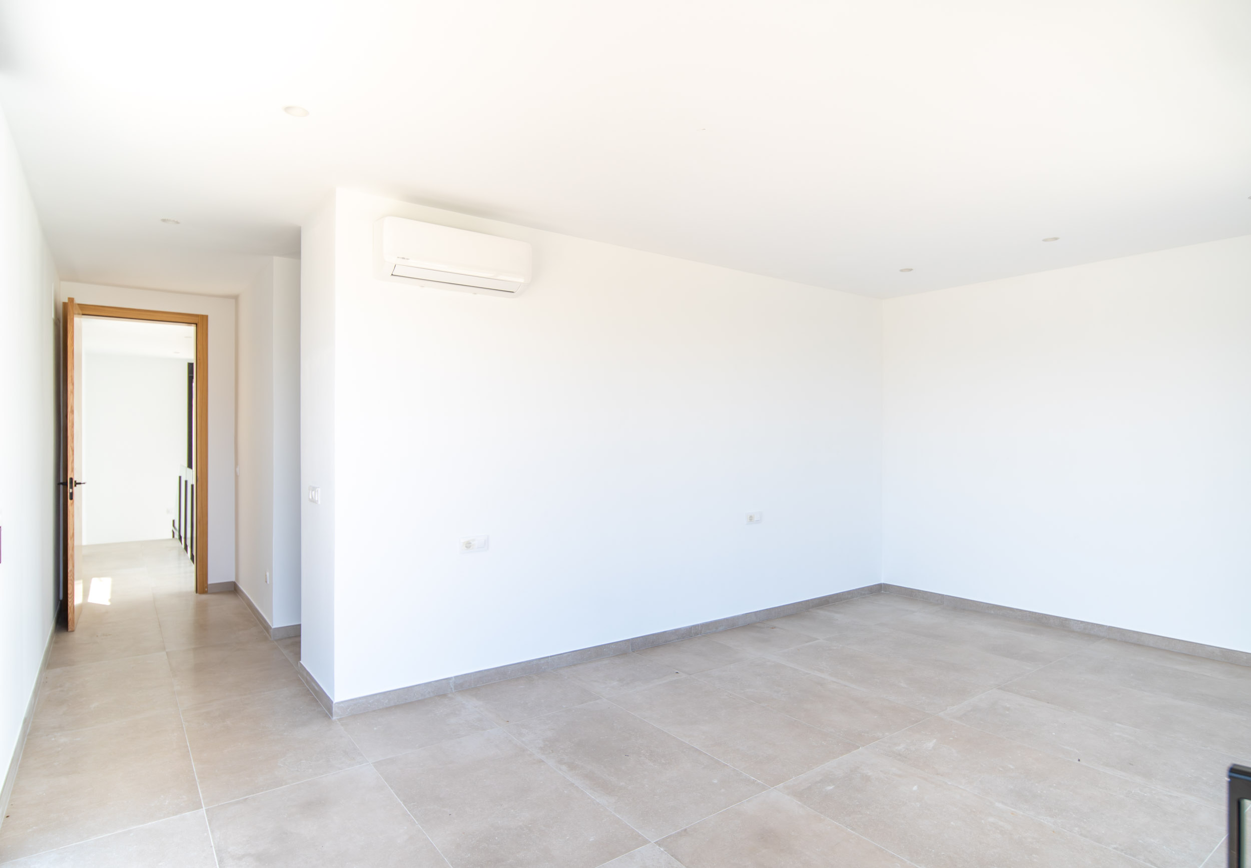 Nieuwbouw villa met zwembad te koop in Javea