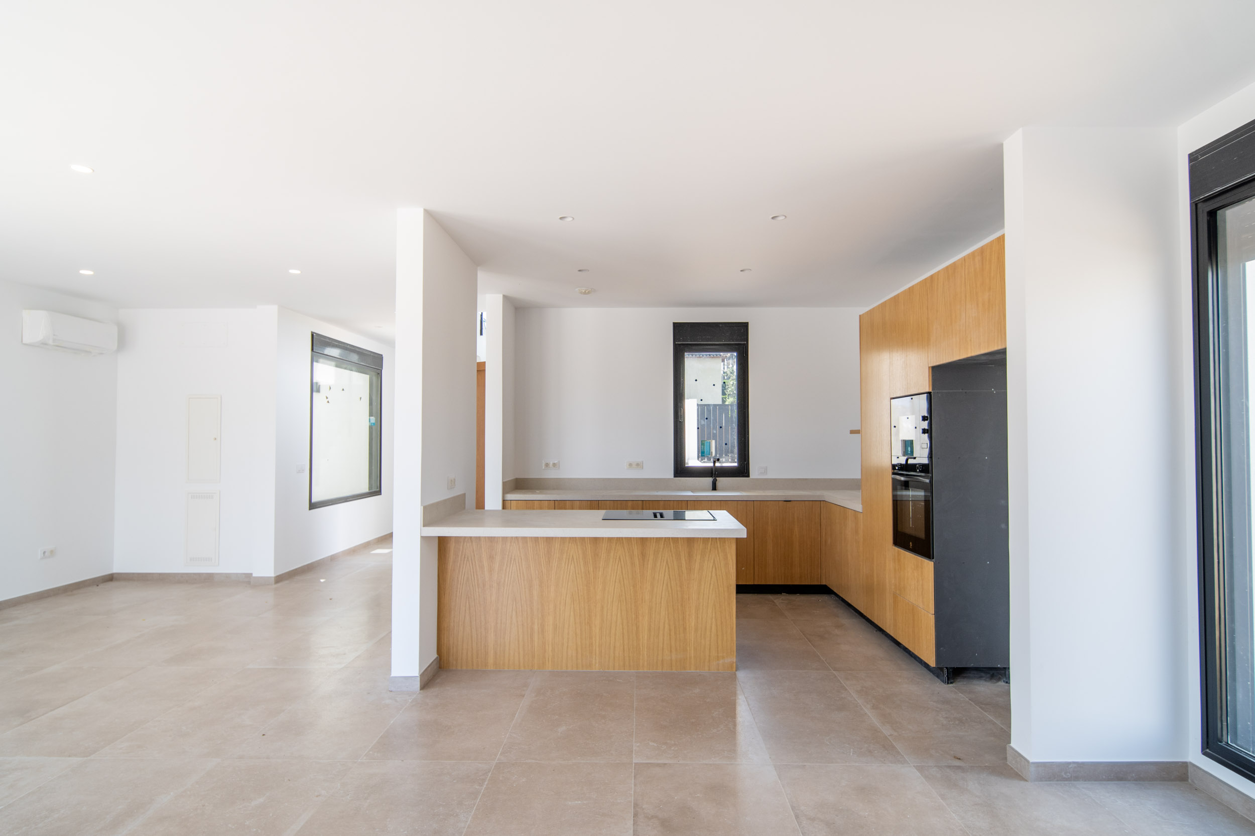 Nieuwbouw villa met zwembad te koop in Javea