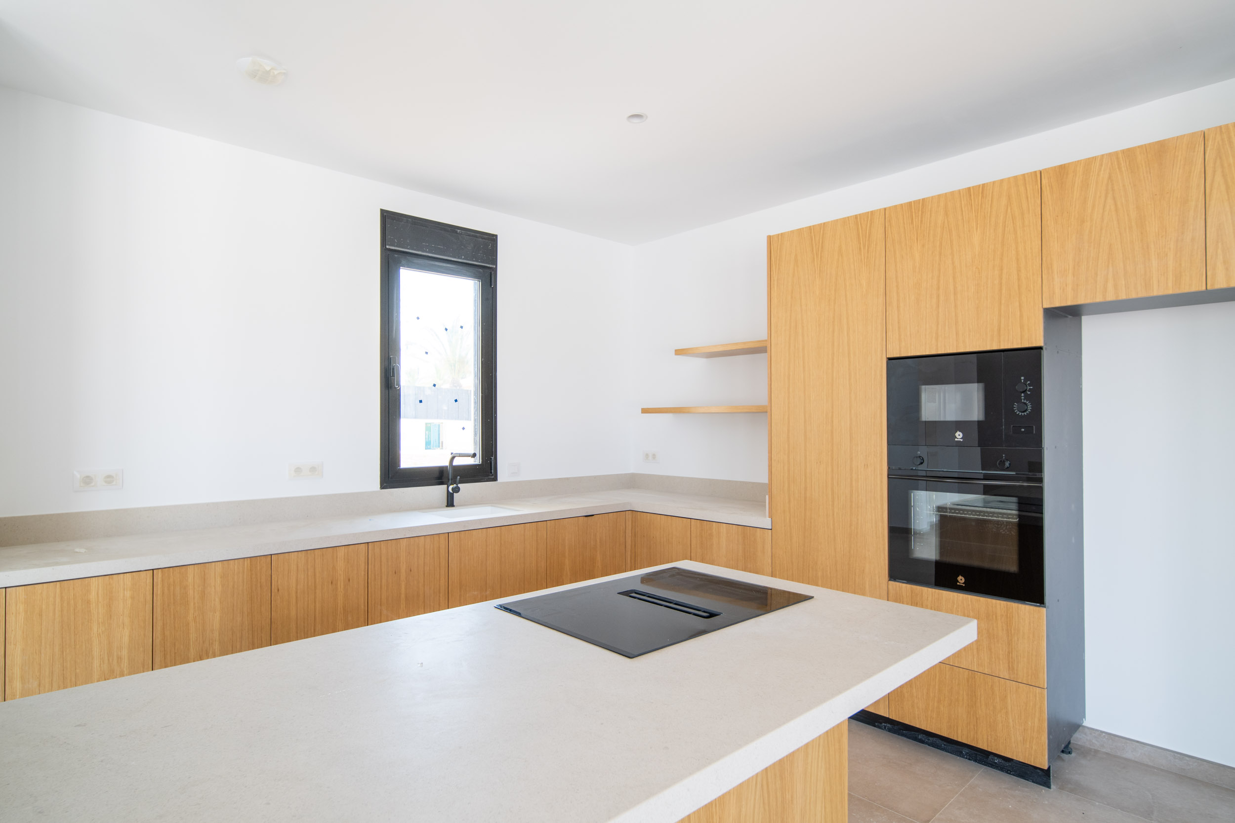 Nieuwbouw villa met zwembad te koop in Javea