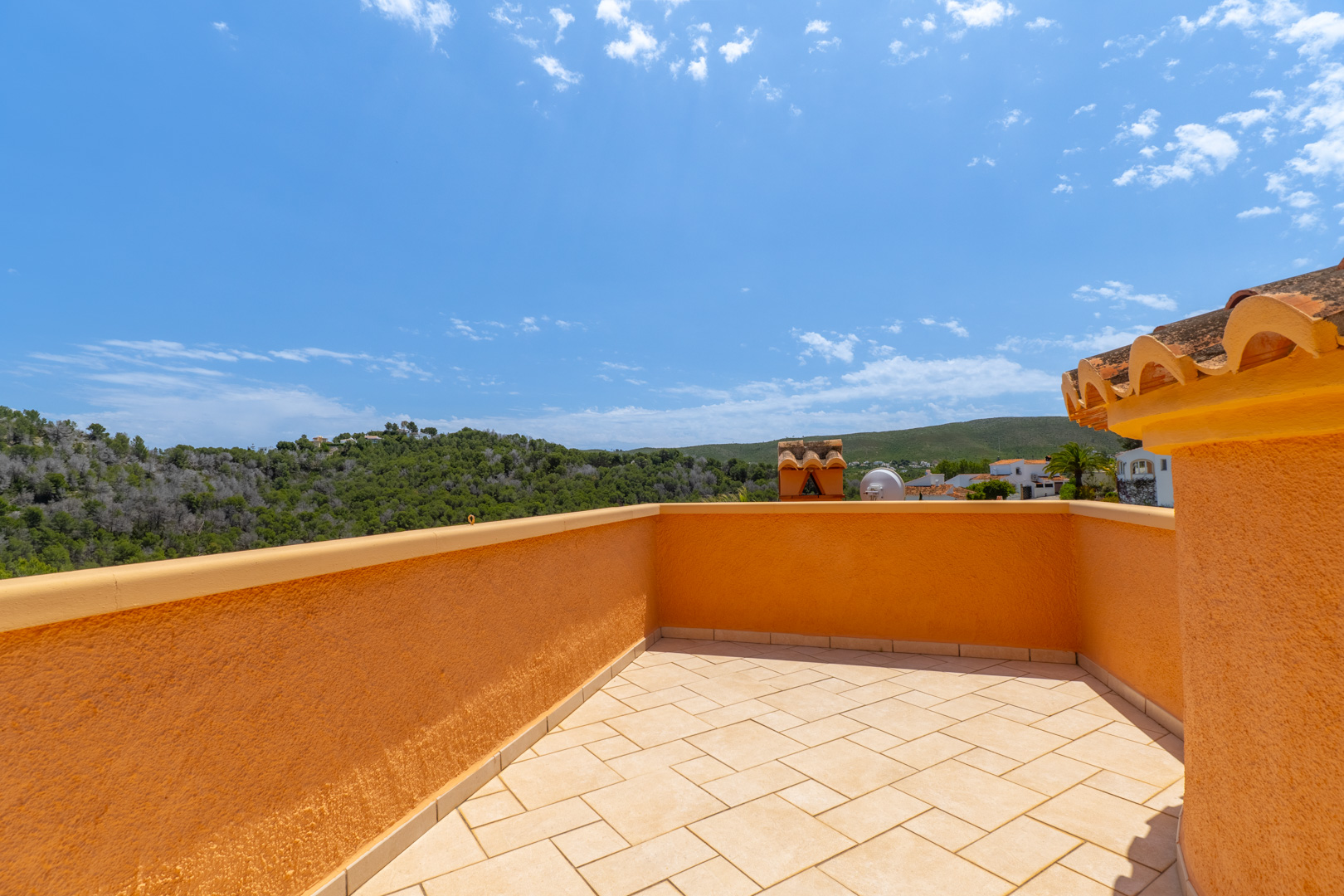Traditionele villa met zeezicht te koop in Javea