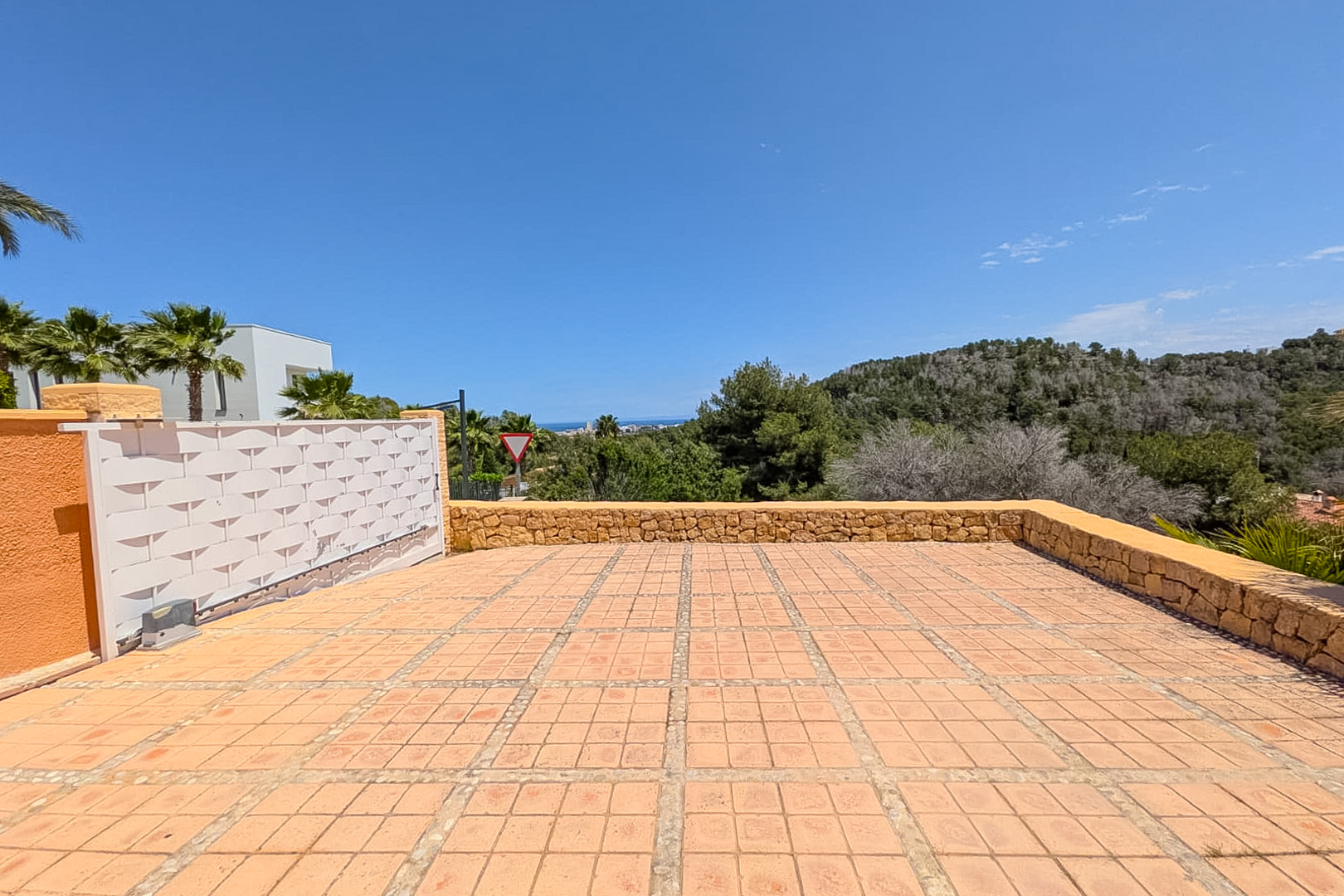 Traditionele villa met zeezicht te koop in Javea