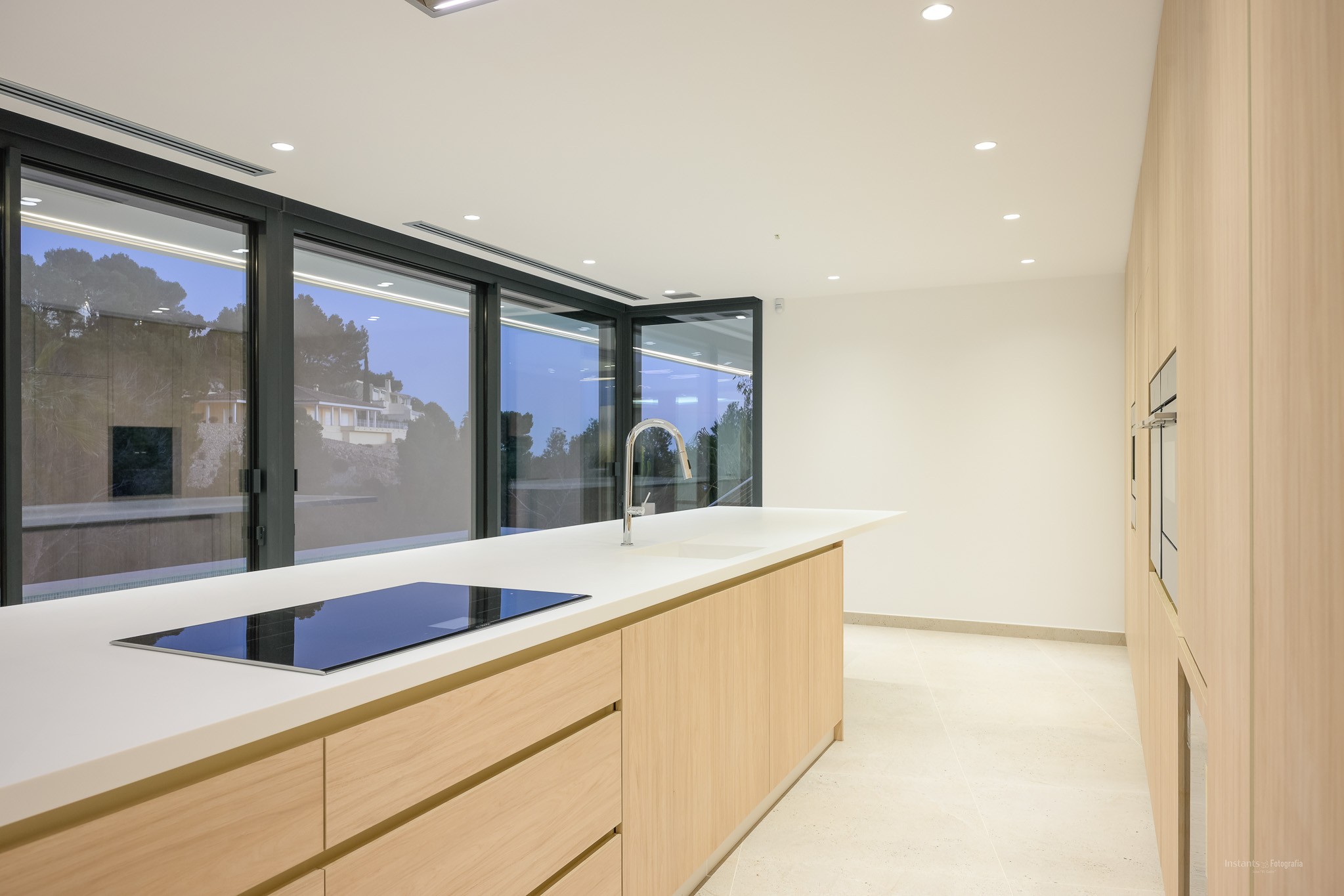 Luxe villa met zeezicht te koop in Altea
