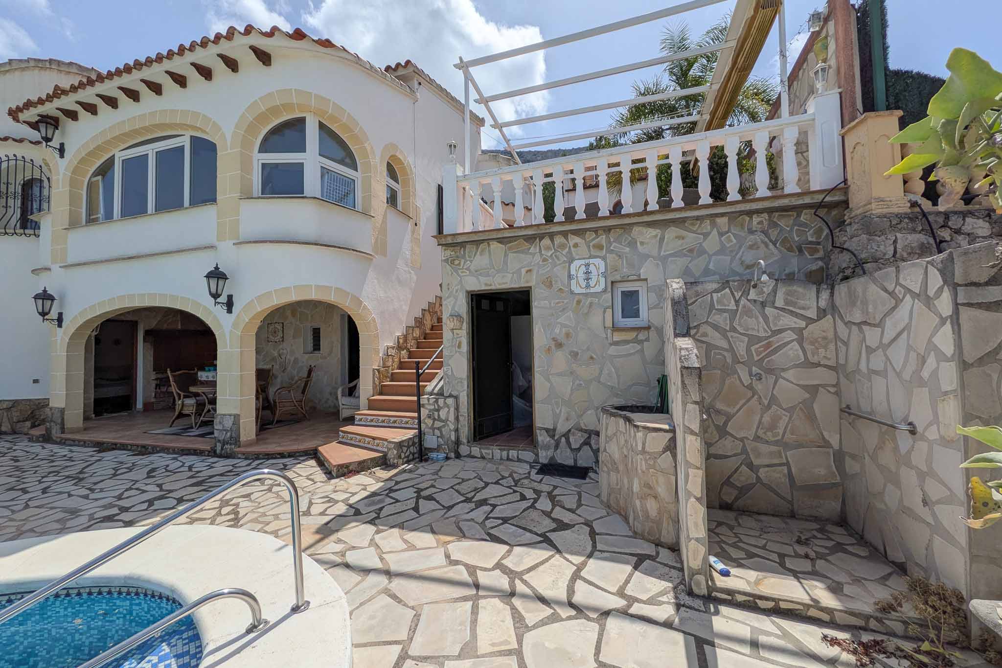 DP-40-C4XY8333DEN-32 Villa te koop in Denia