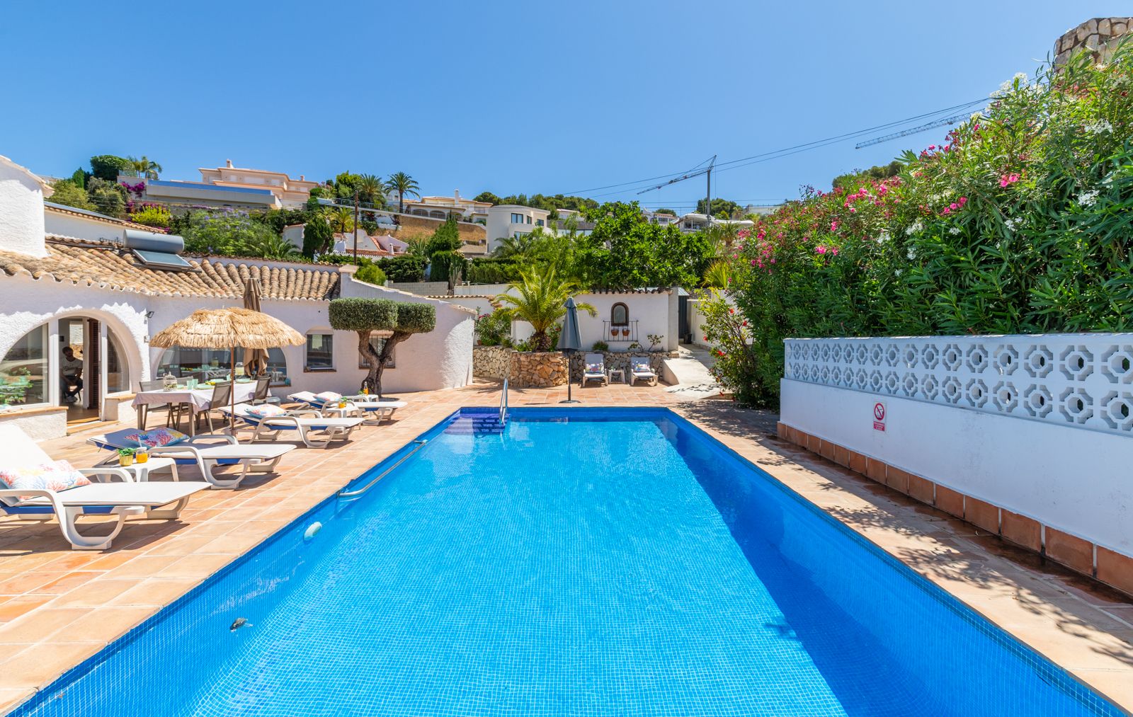DP-46-2629V-E-22 Gerenoveerde mediterrane villa met zeezicht in Benissa