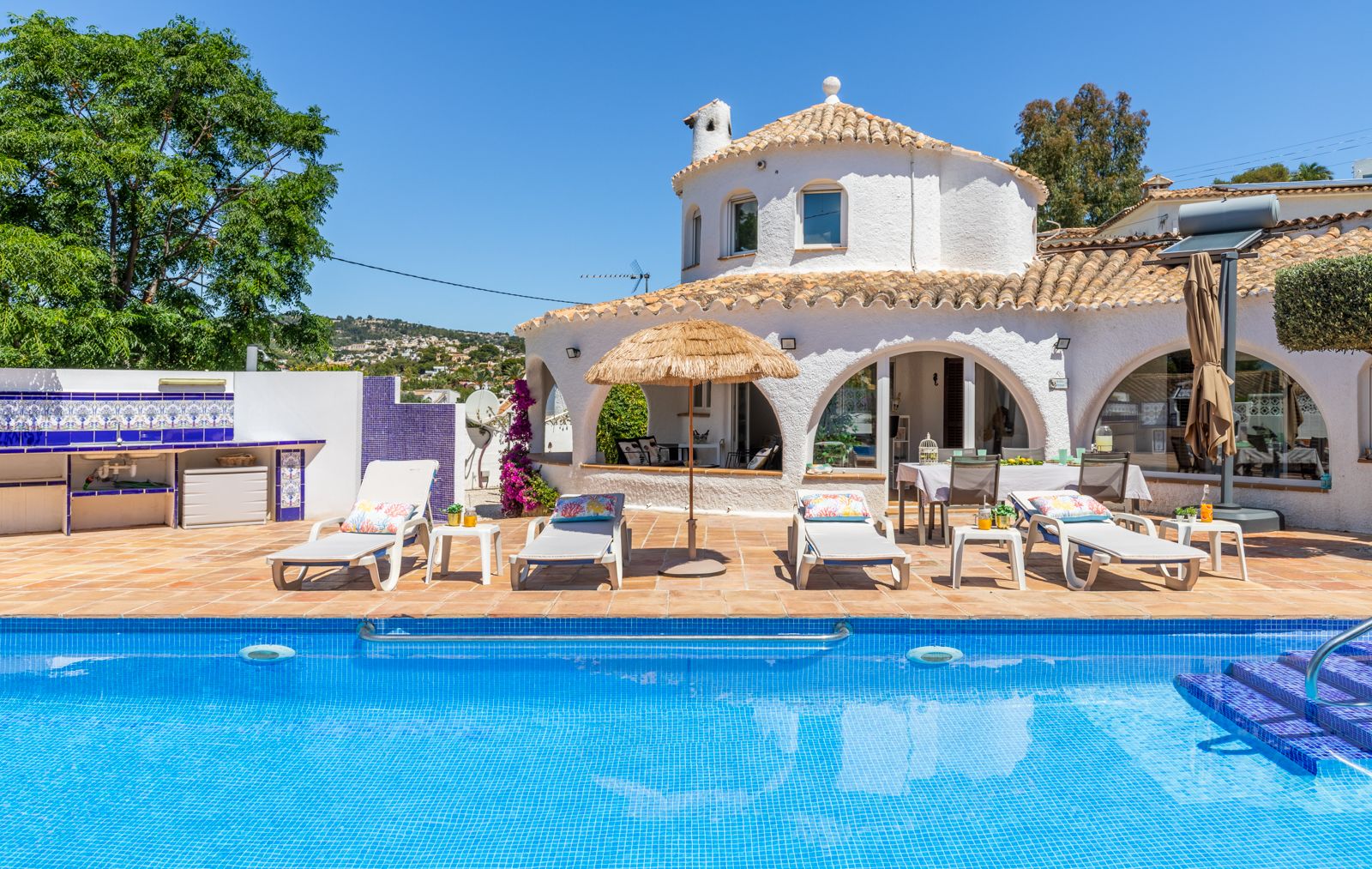DP-46-2629V-E-23 Gerenoveerde mediterrane villa met zeezicht in Benissa