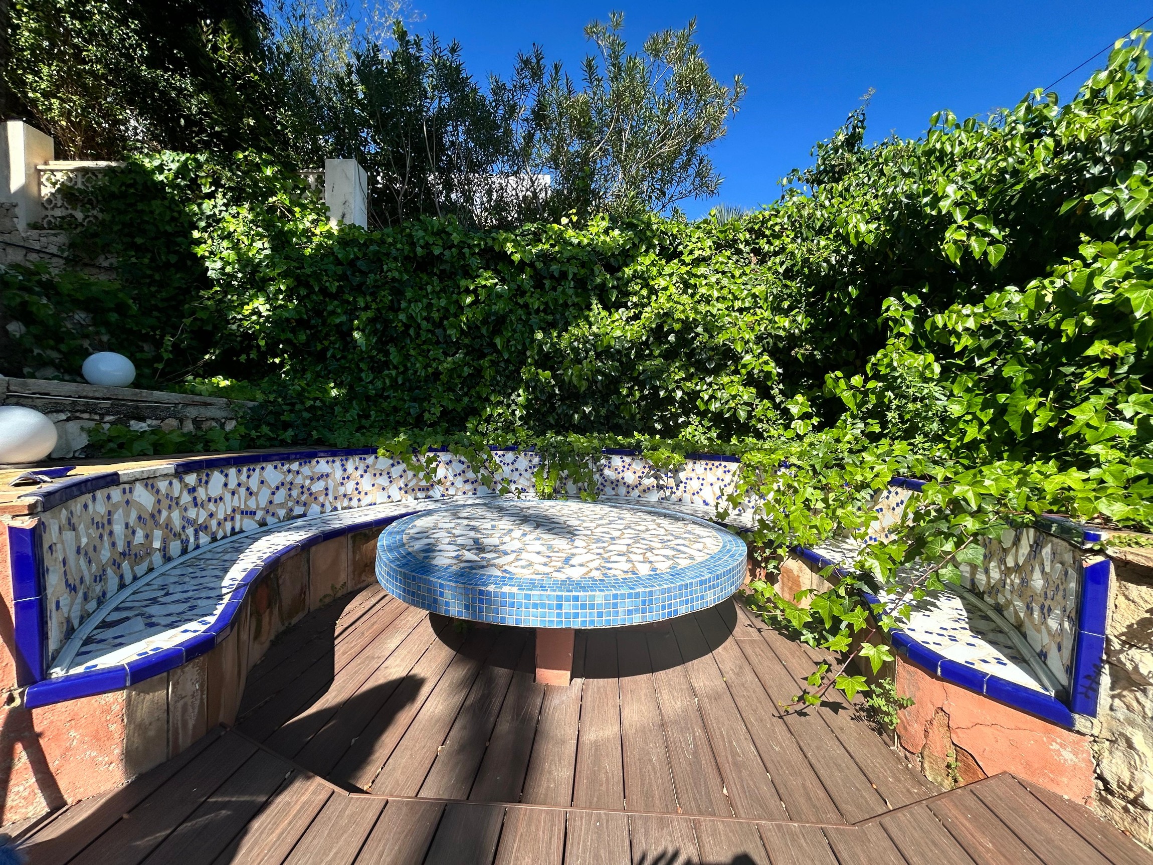 Gerenoveerde villa met 3 zelfstandige appartementen en zeezicht in Calpe