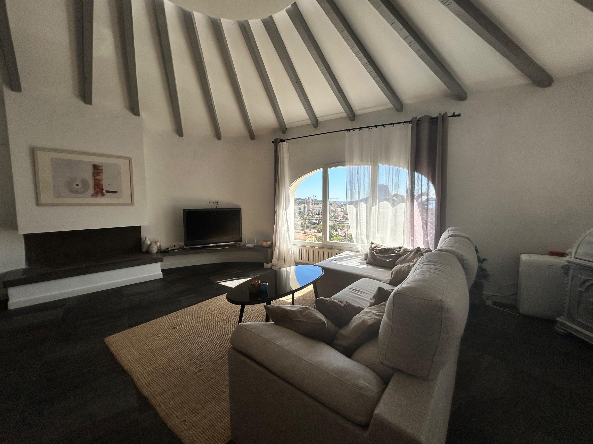 Gerenoveerde villa met 3 zelfstandige appartementen en zeezicht in Calpe