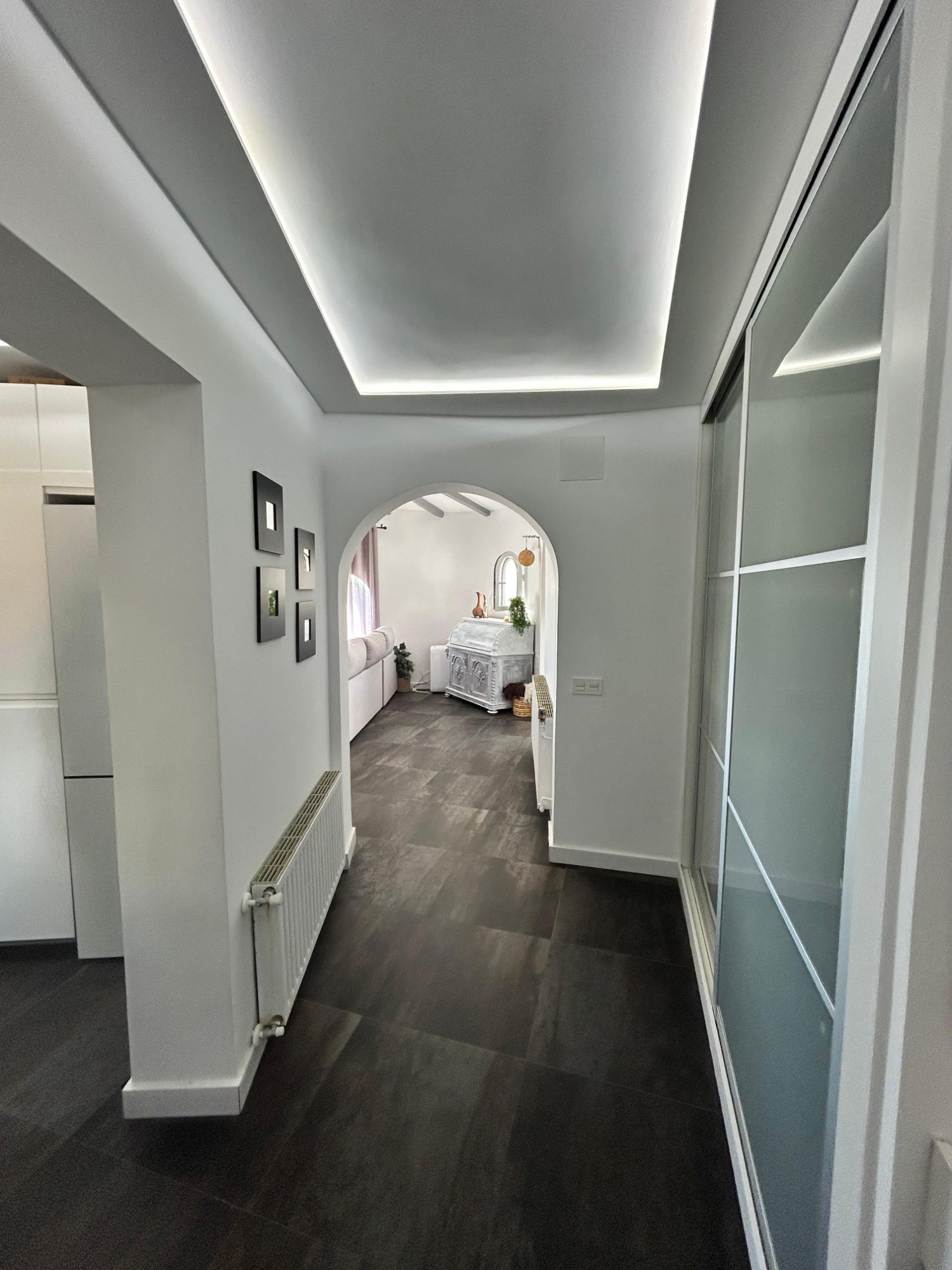 Gerenoveerde villa met 3 zelfstandige appartementen en zeezicht in Calpe