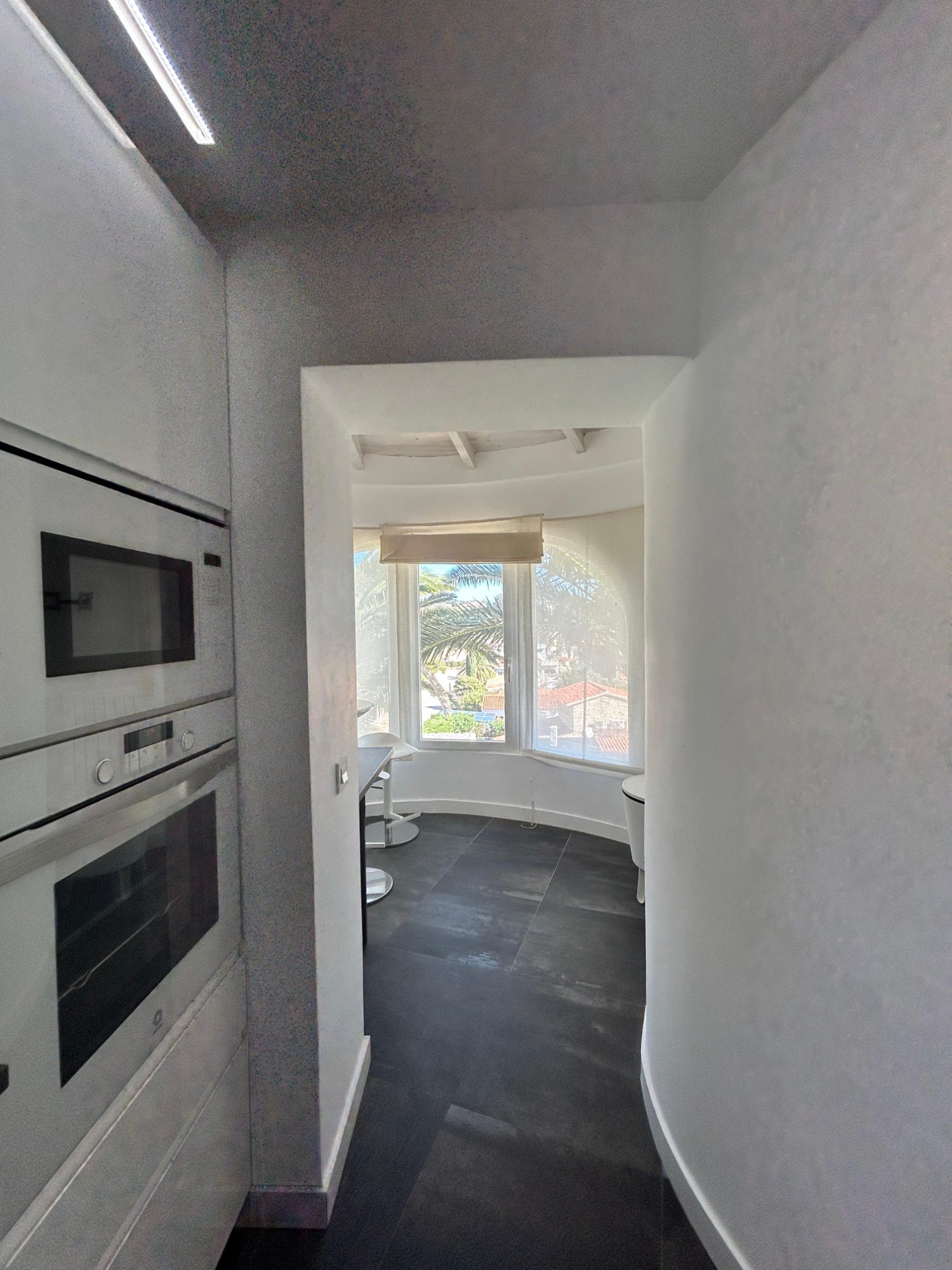 Gerenoveerde villa met 3 zelfstandige appartementen en zeezicht in Calpe
