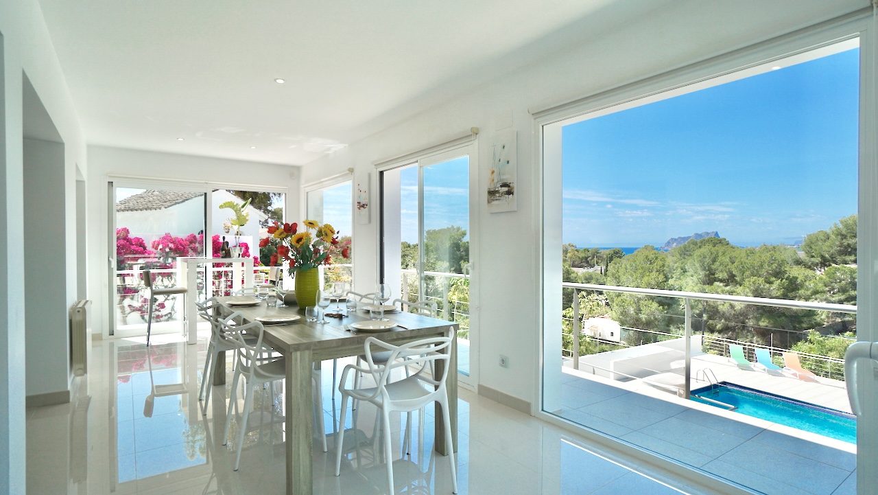 Gerenoveerde villa met tennisbaan en zwembad in El Portet – Moraira