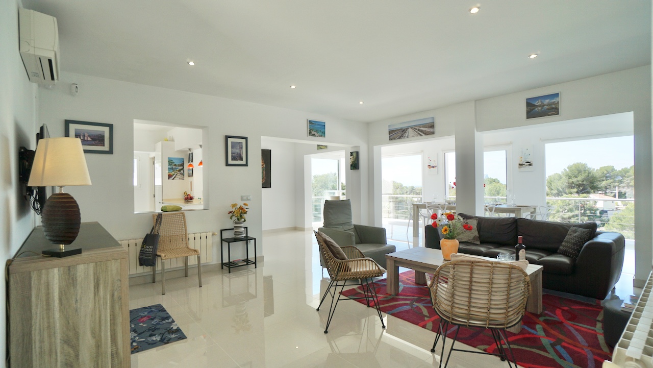 Gerenoveerde villa met tennisbaan en zwembad in El Portet – Moraira