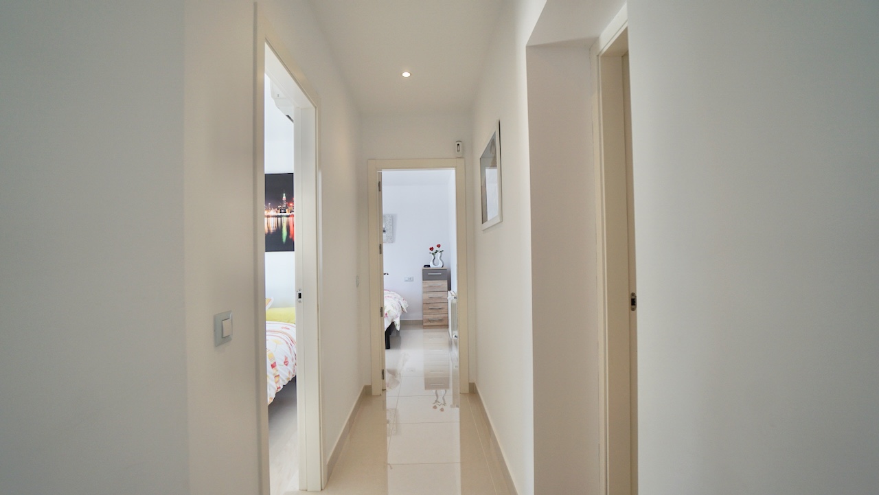 Gerenoveerde villa met tennisbaan en zwembad in El Portet – Moraira