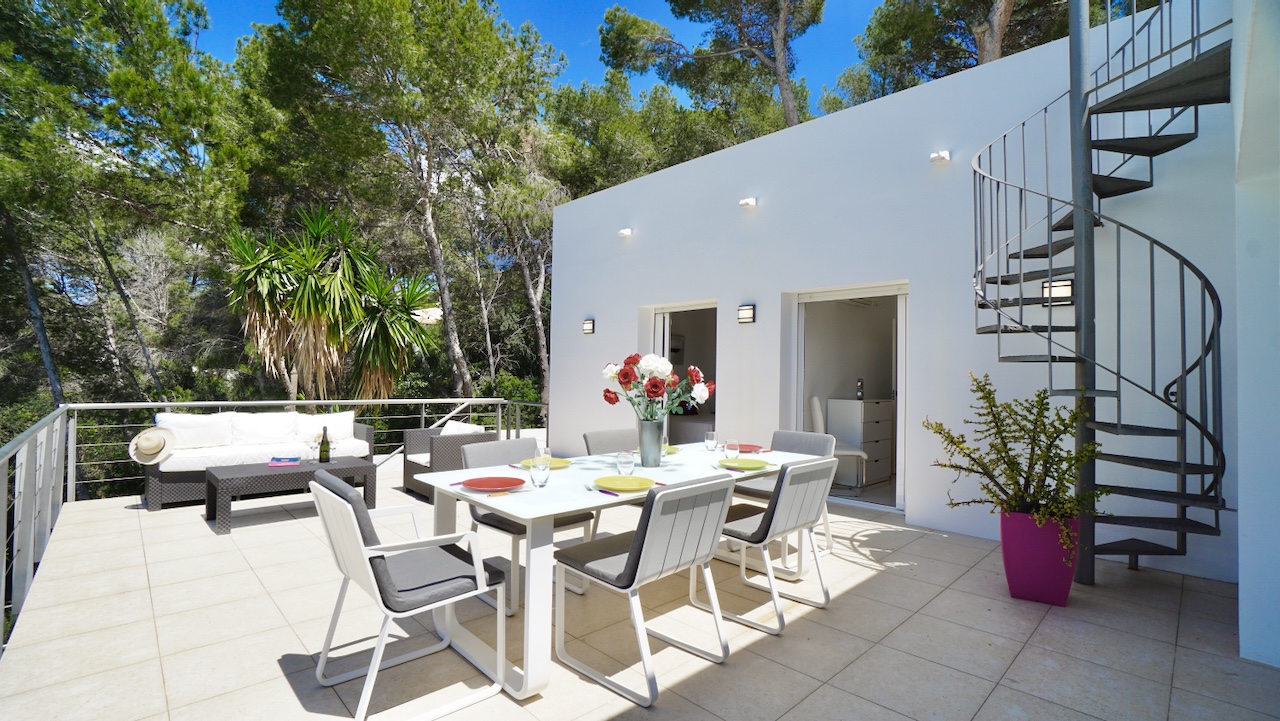 Gerenoveerde villa met tennisbaan en zwembad in El Portet – Moraira