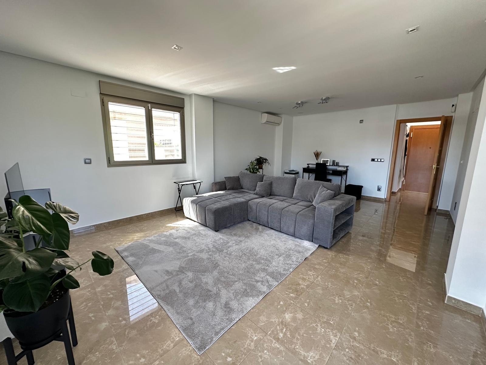 Instapklare villa met zwembad te koop in Lliria