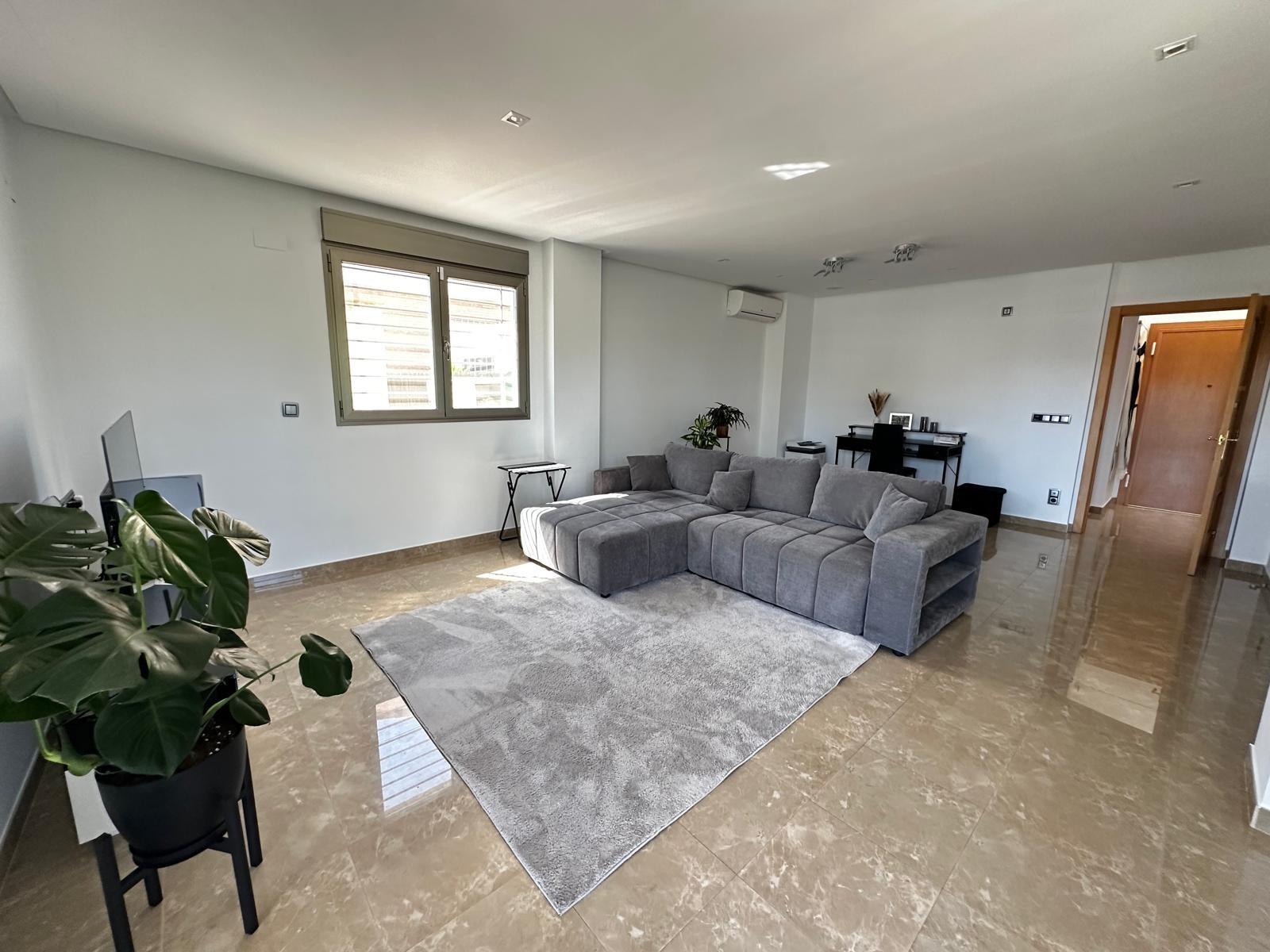 Instapklare villa met zwembad te koop in Lliria