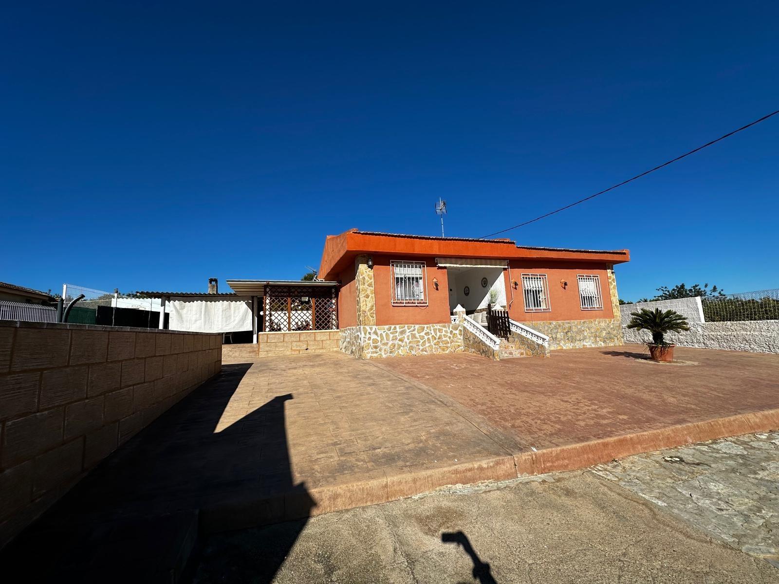 Charmante villa met zwembad in Villamarchante