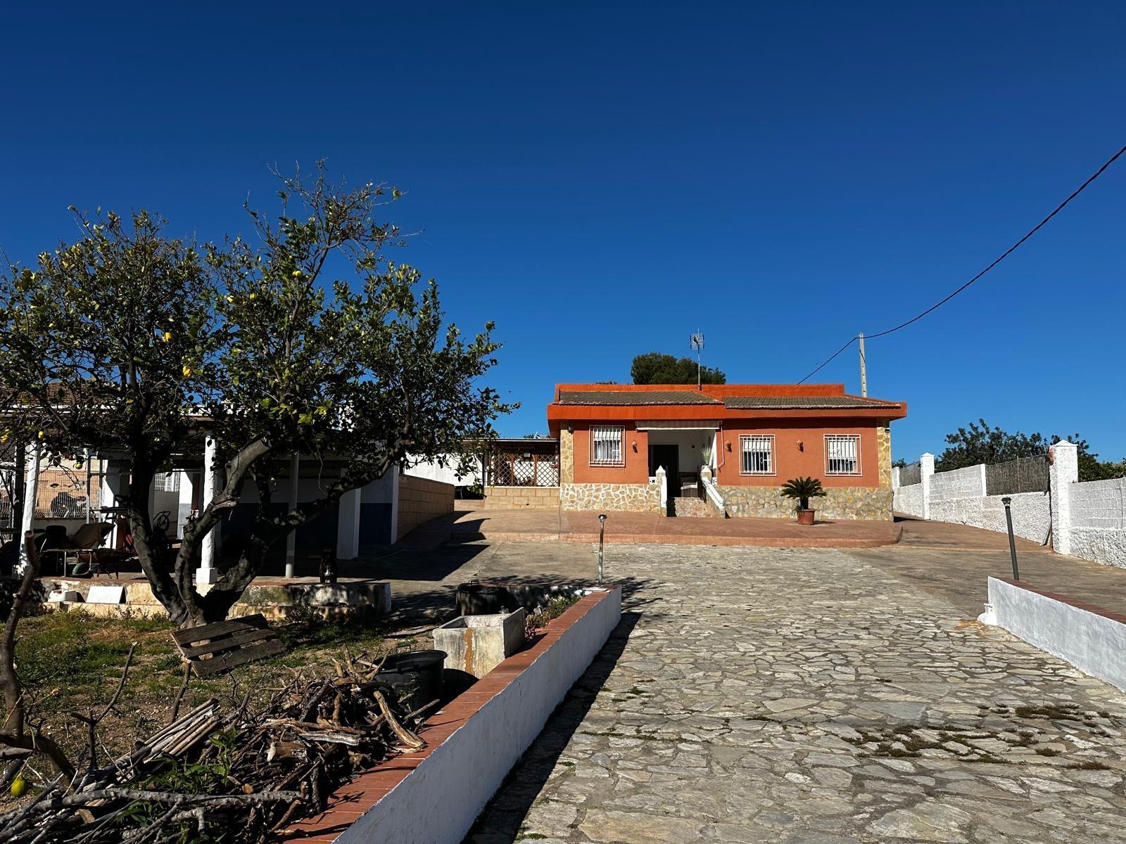 Charmante villa met zwembad in Villamarchante