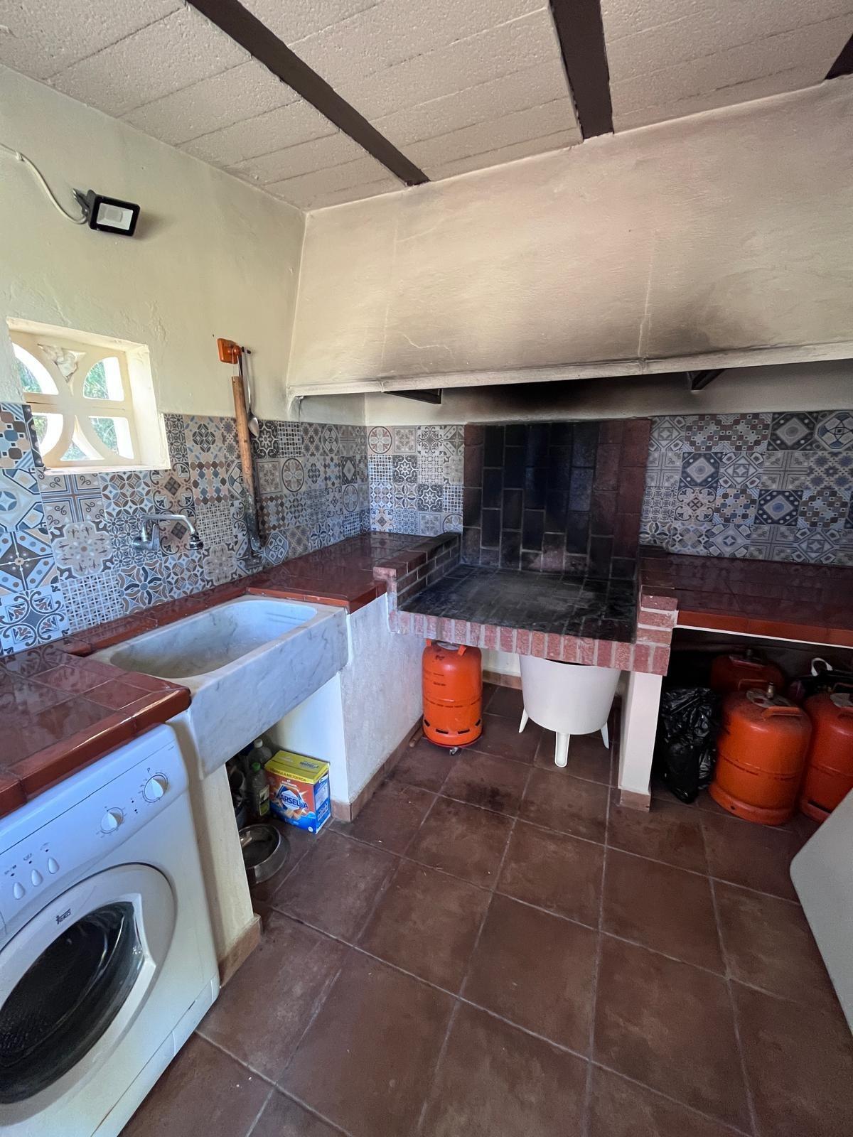 Gerenoveerde villa op groot perceel in Pedralba