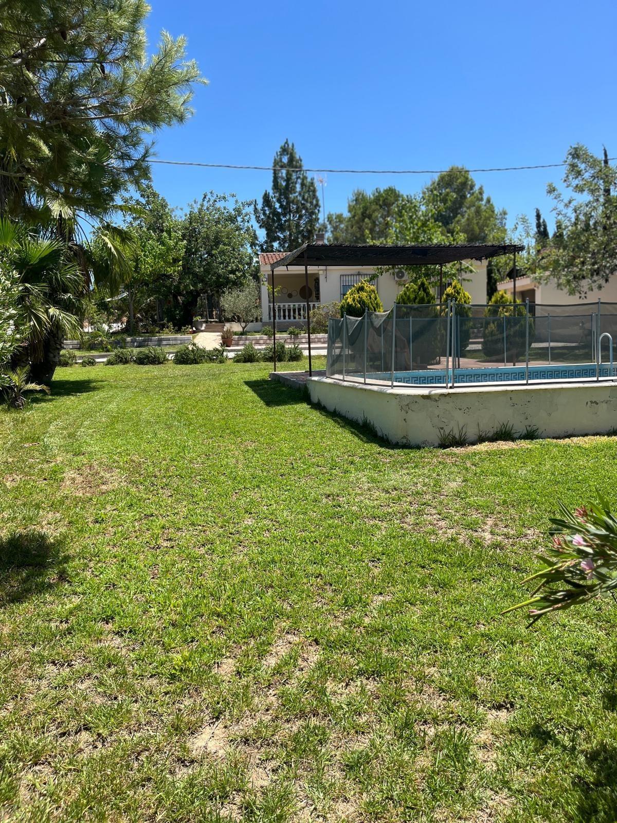 Gerenoveerde villa op groot perceel in Pedralba