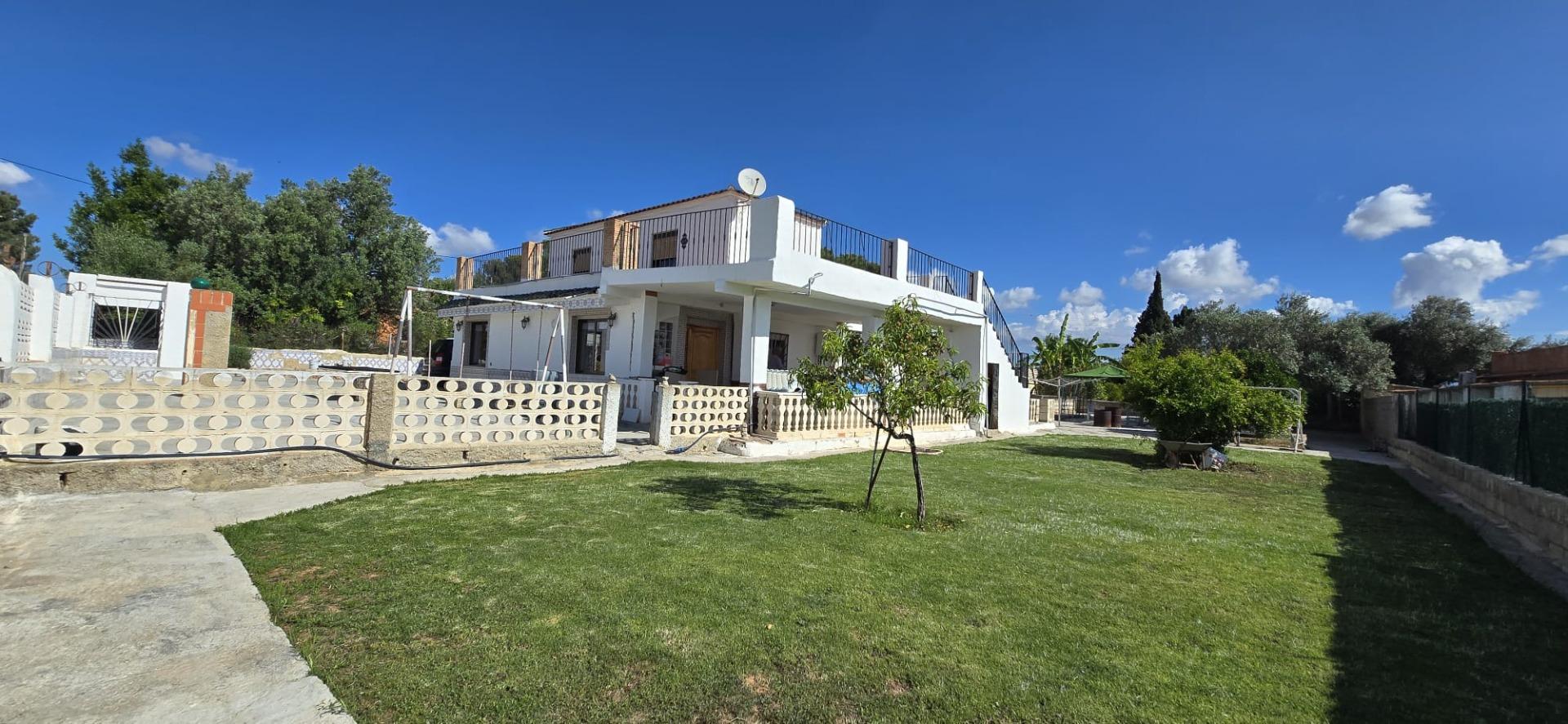 Villa te koop in Lliria