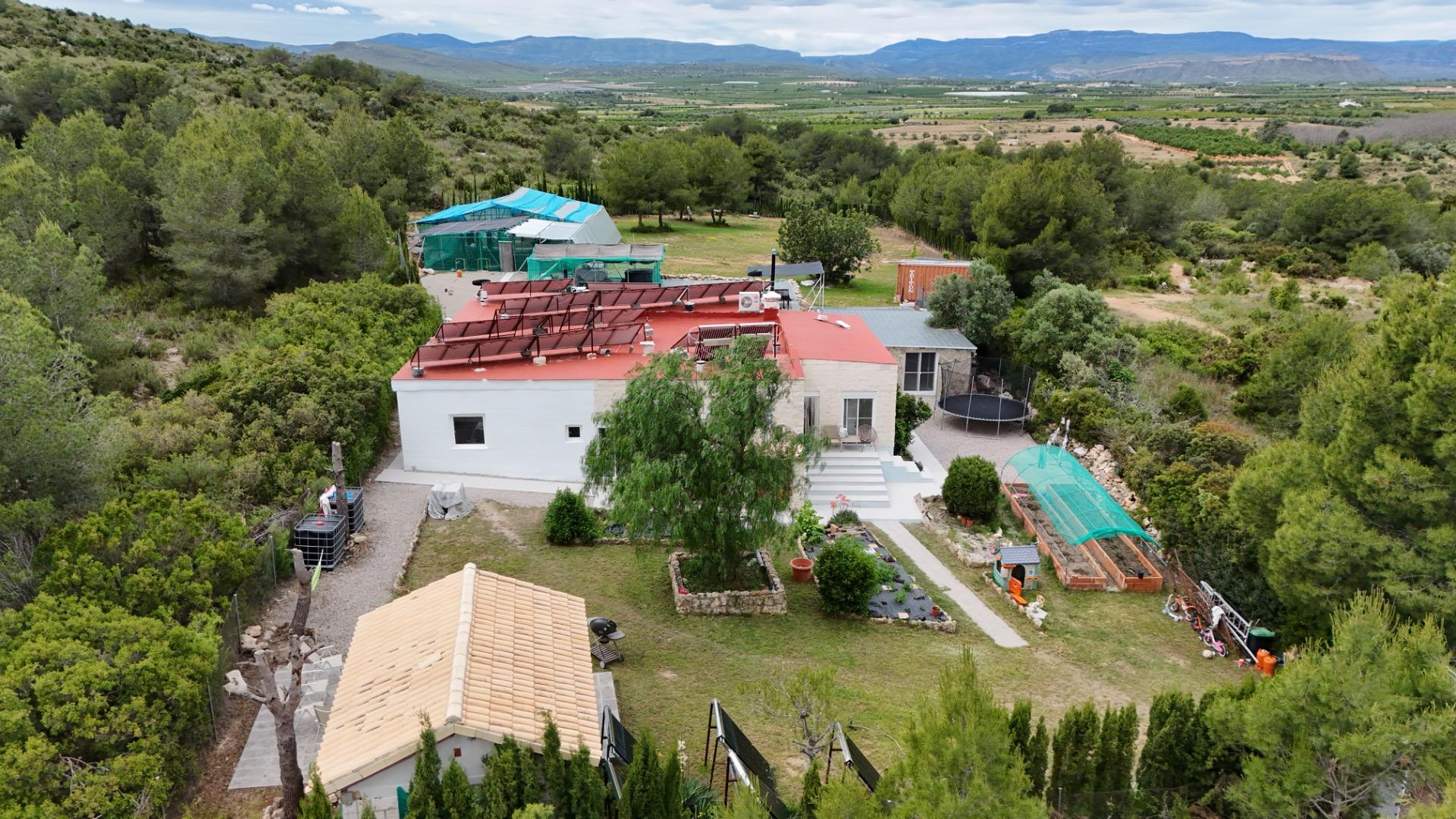 Finca met zwembad in Villar del Arzobispo