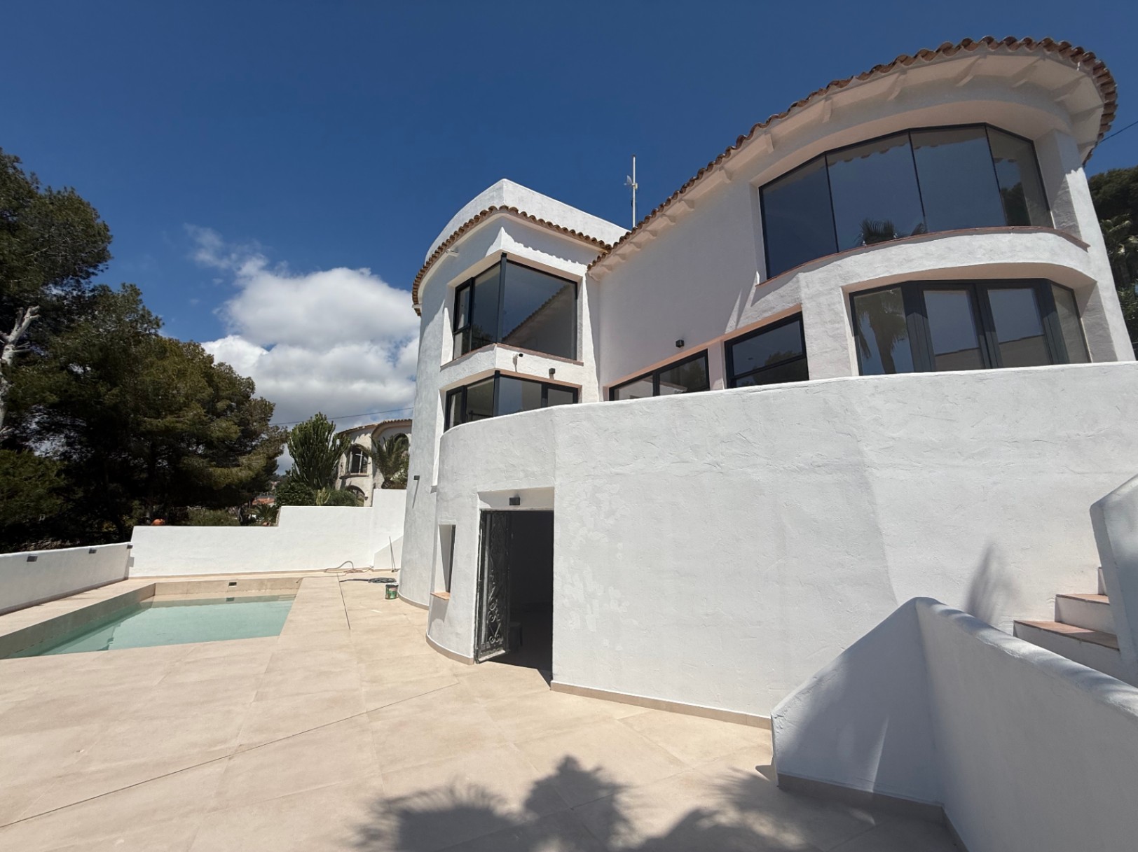Volledig gerenoveerde zeezicht villa in Ibiza-stijl in Benissa
