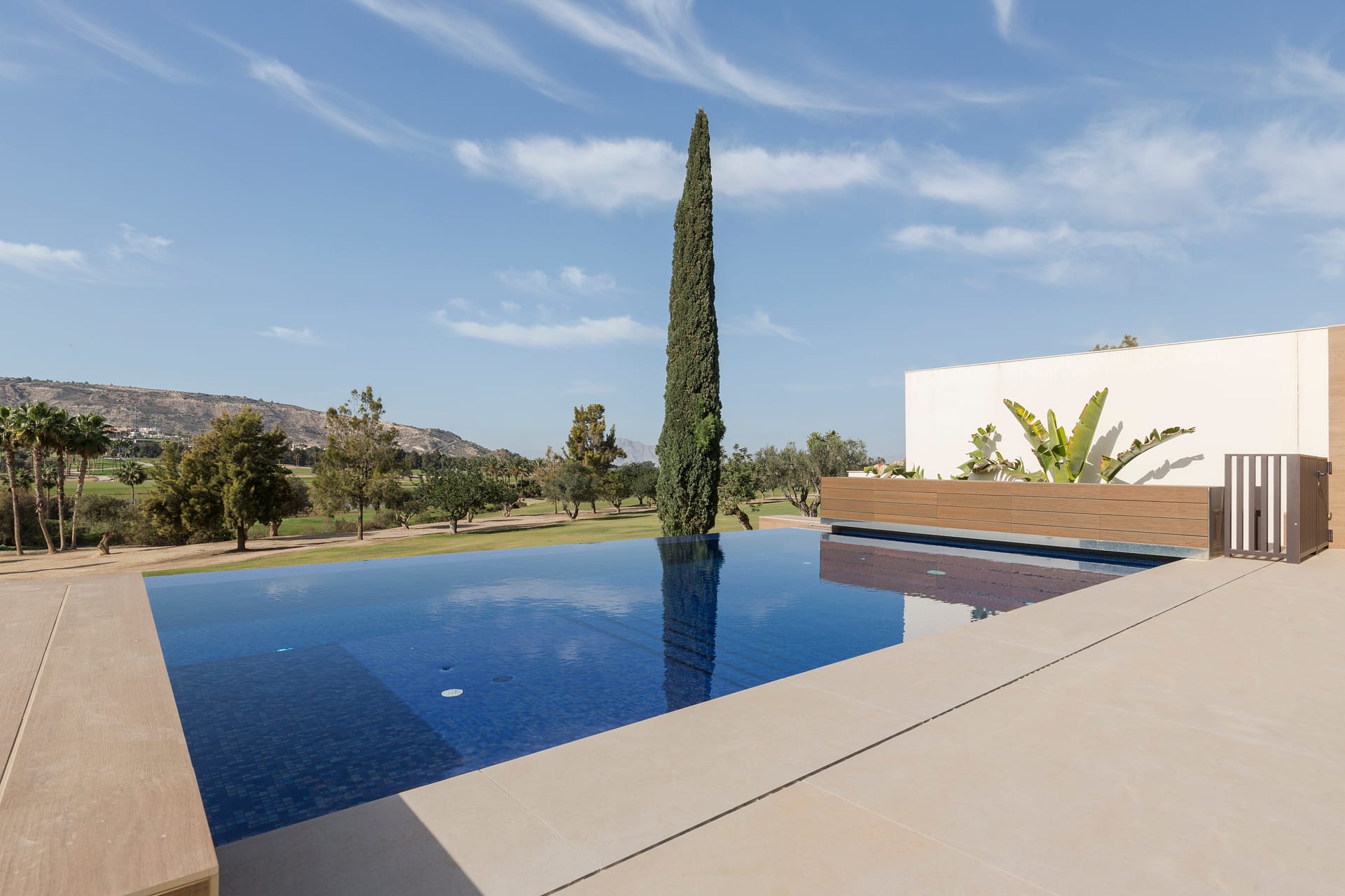 Luxe eerste lijns golf villa in La Finca Golf Resort