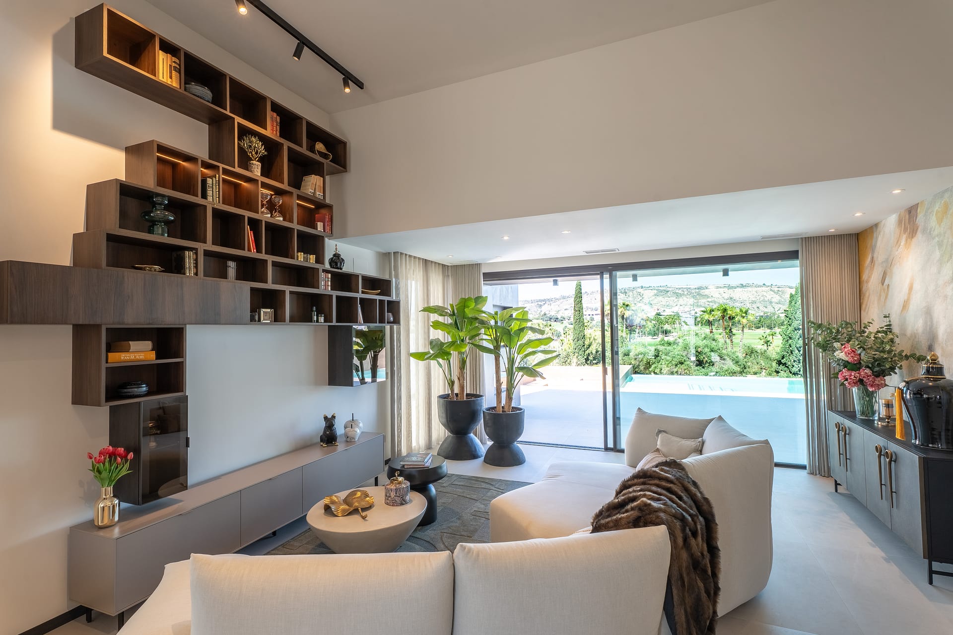 Luxe eerste lijns golf villa in La Finca Golf Resort