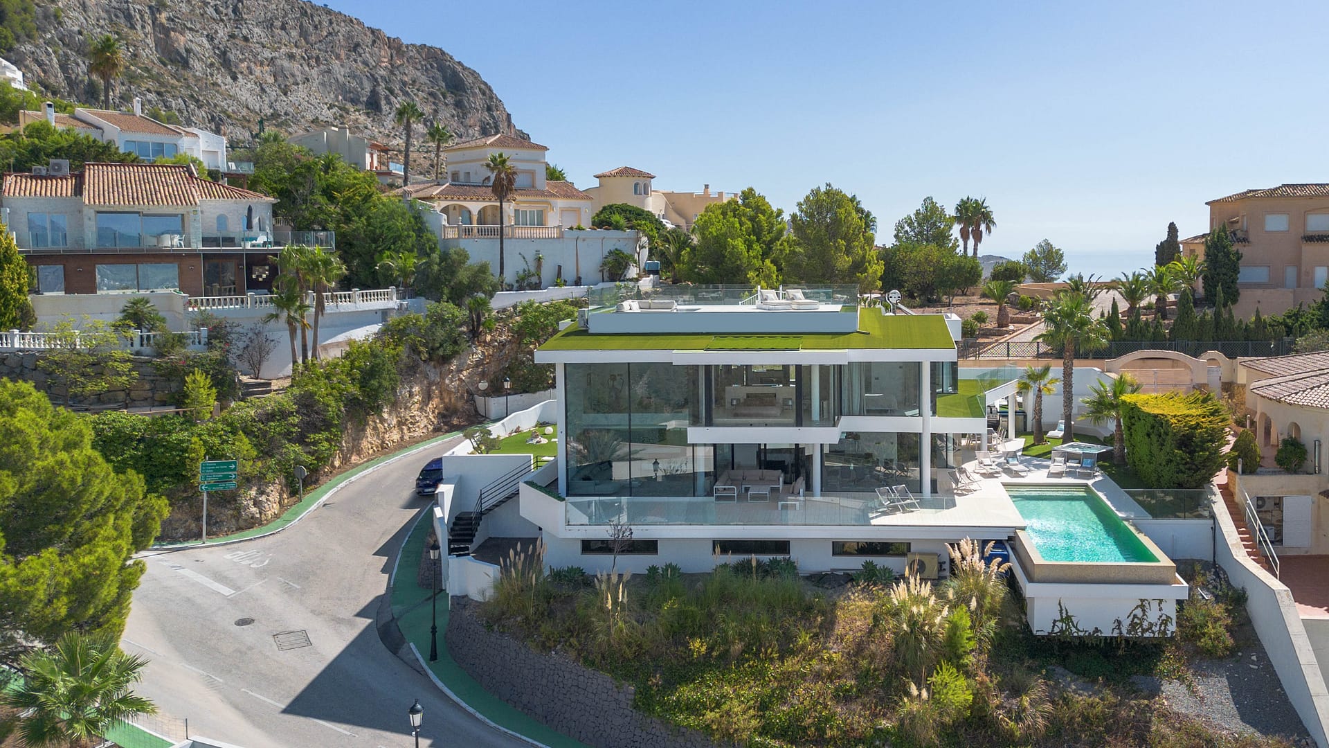 Spectaculaire luxe villa met panoramisch zeezicht in Altea