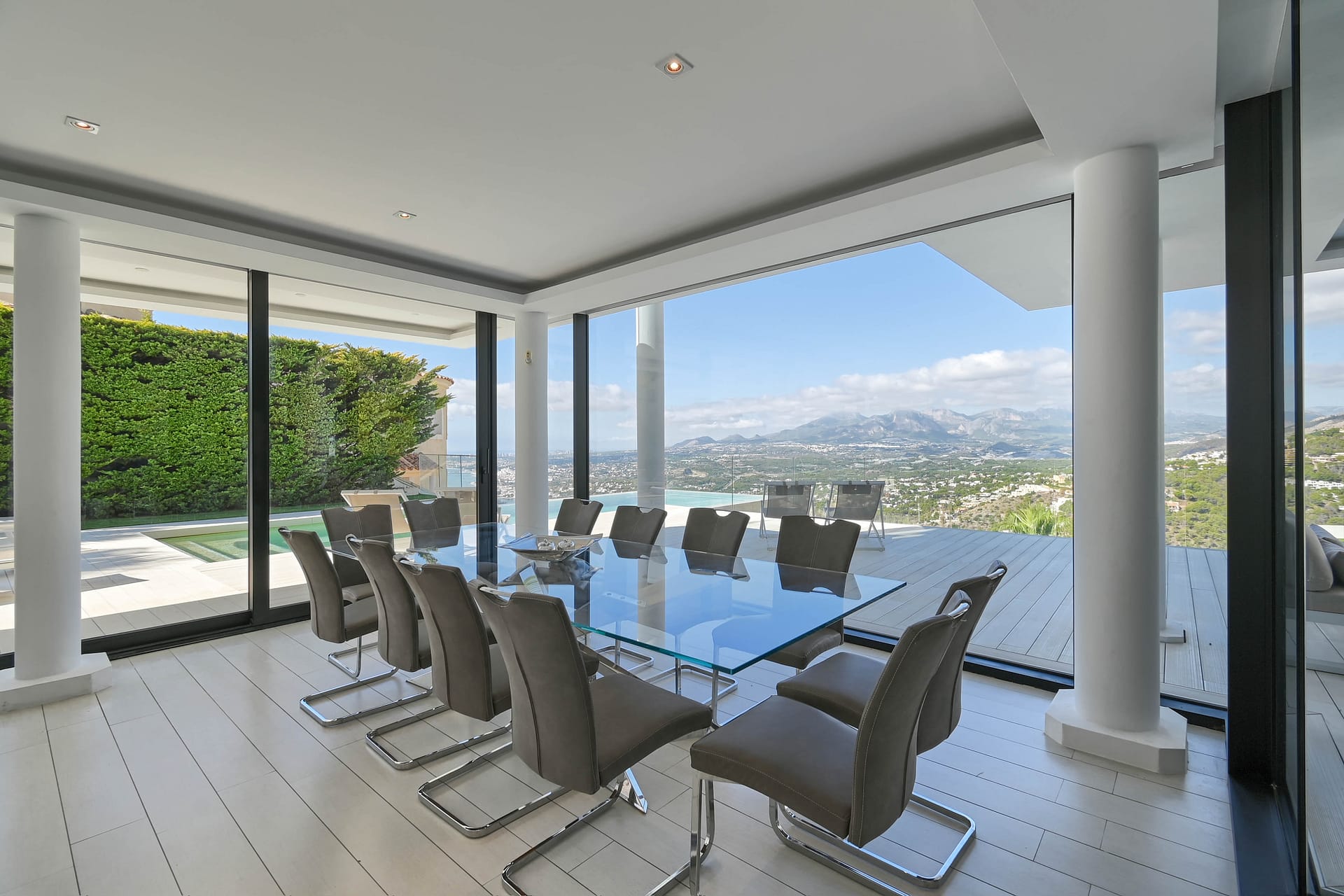 Spectaculaire luxe villa met panoramisch zeezicht in Altea