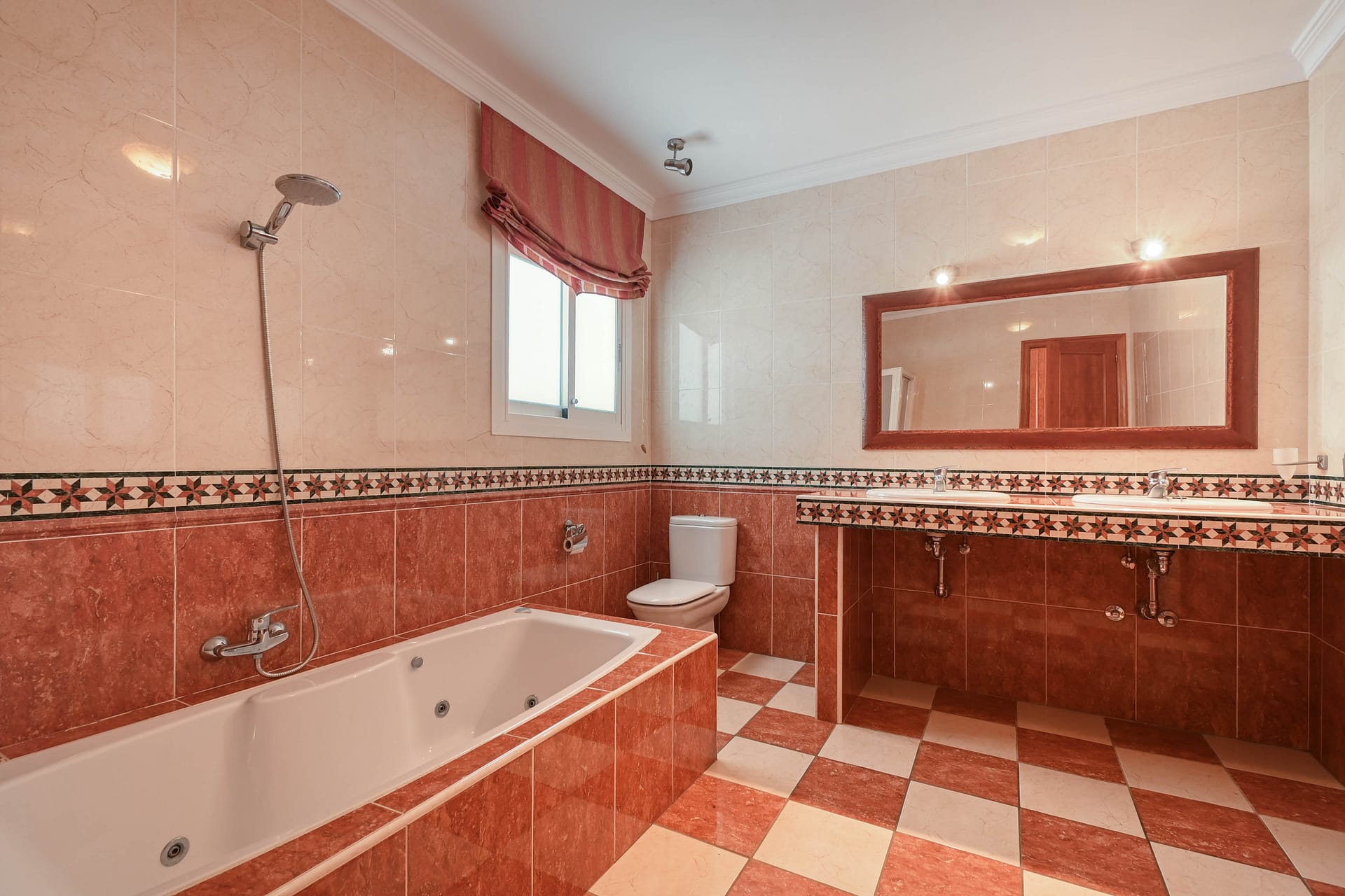 DP-70-TAALT5067-16 Ruime villa met karakter en potentieel in Altea la Vella