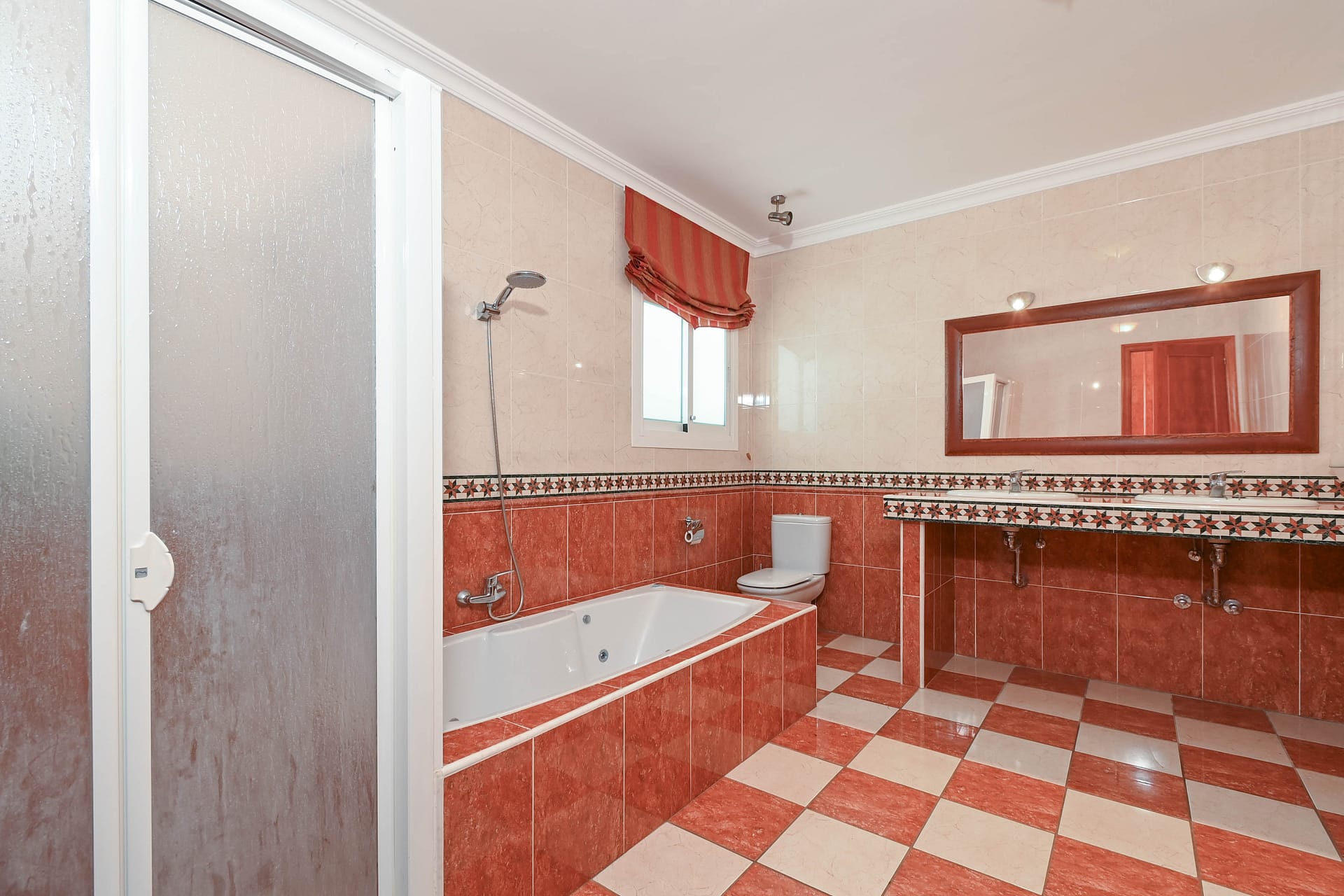 DP-70-TAALT5067-19 Ruime villa met karakter en potentieel in Altea la Vella