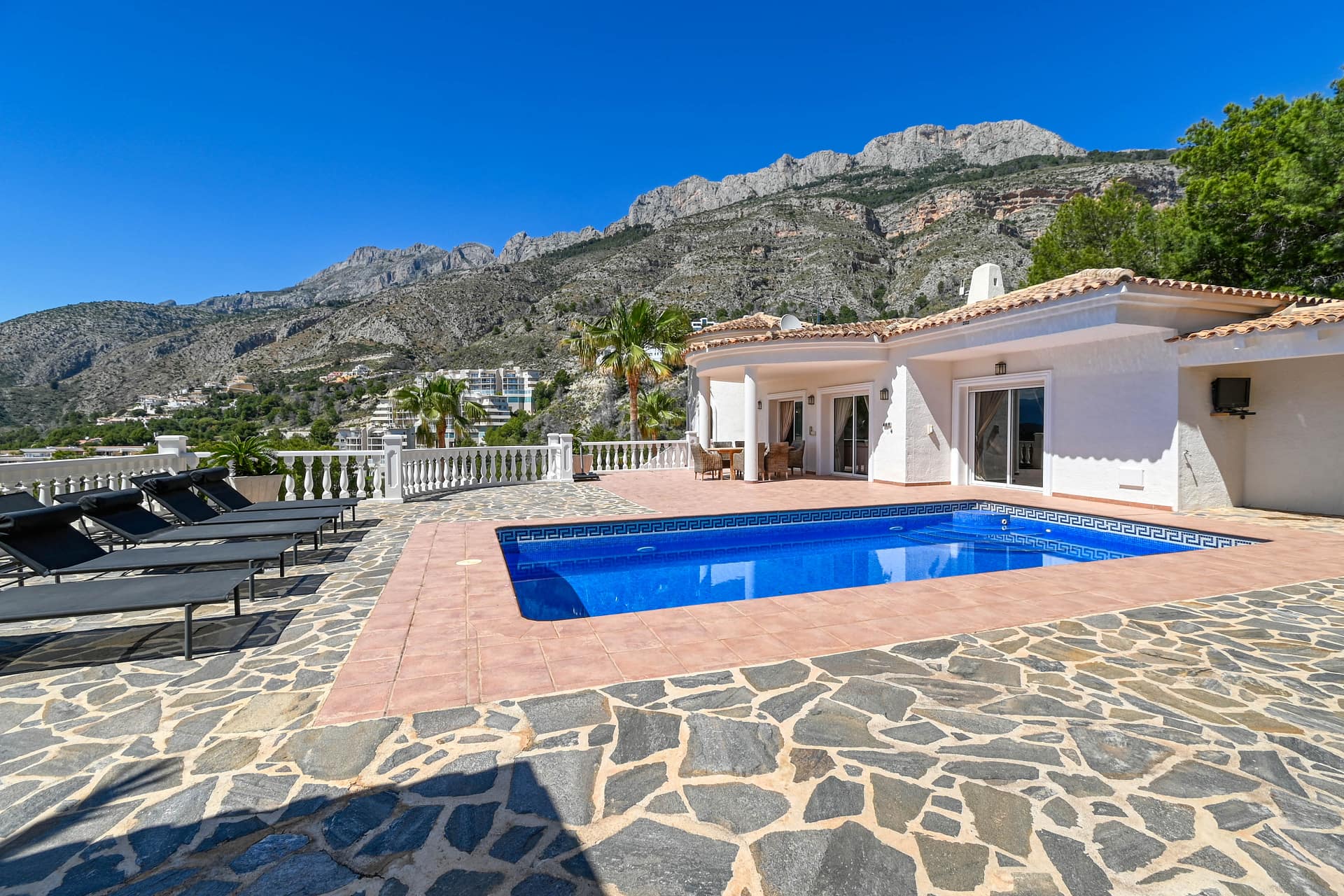 DP-70-TAALT5067-34 Ruime villa met karakter en potentieel in Altea la Vella