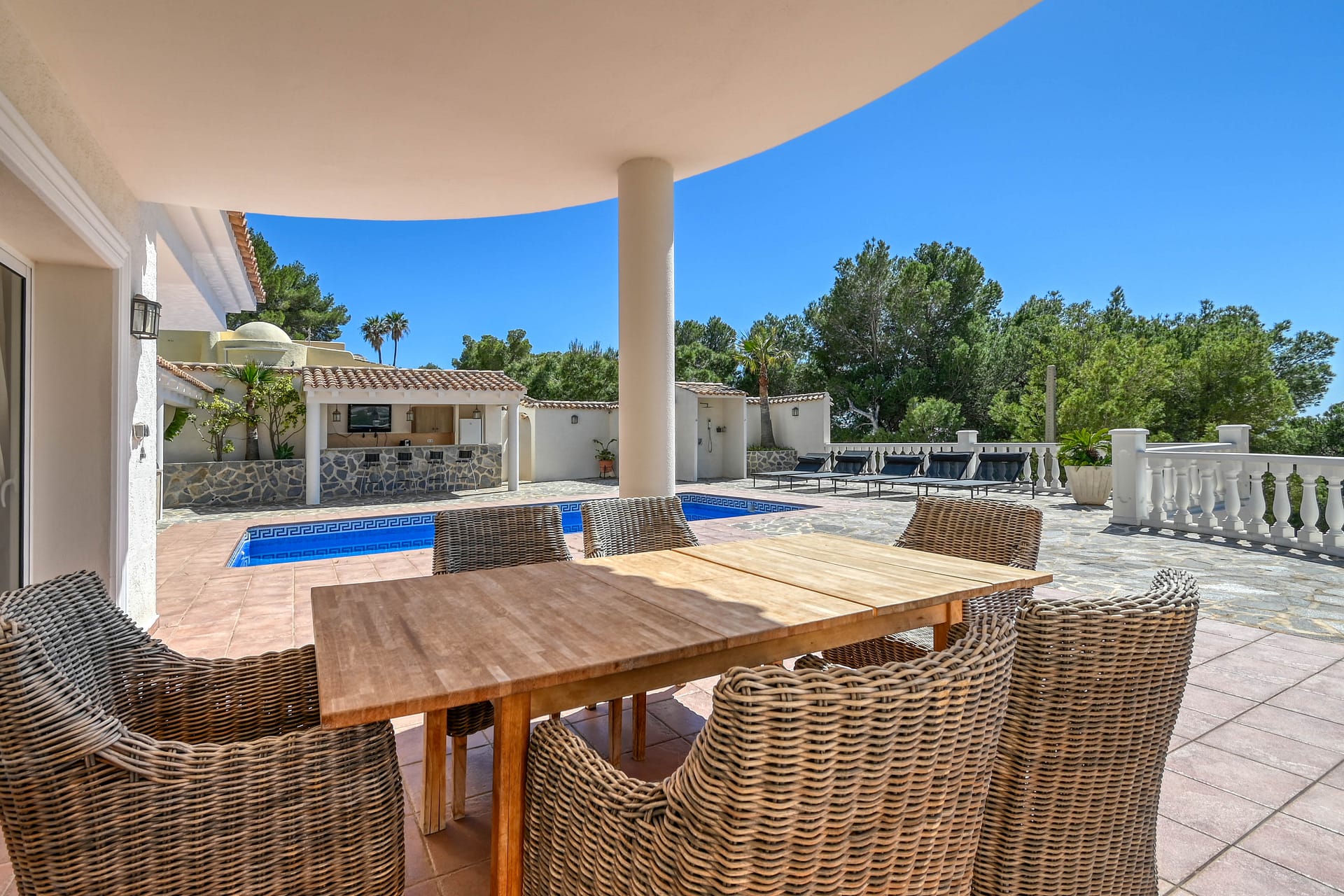 DP-70-TAALT5067-35 Ruime villa met karakter en potentieel in Altea la Vella