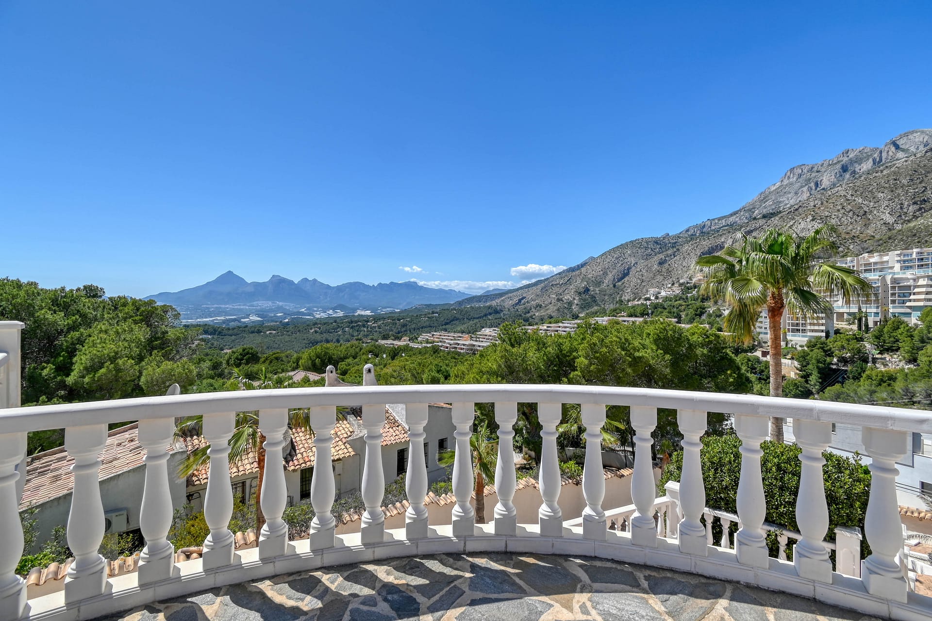 DP-70-TAALT5067-37 Ruime villa met karakter en potentieel in Altea la Vella
