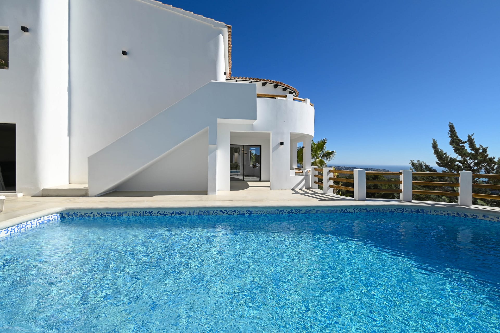 Ibiza stijl villa met panoramisch uitzicht in Benitachell