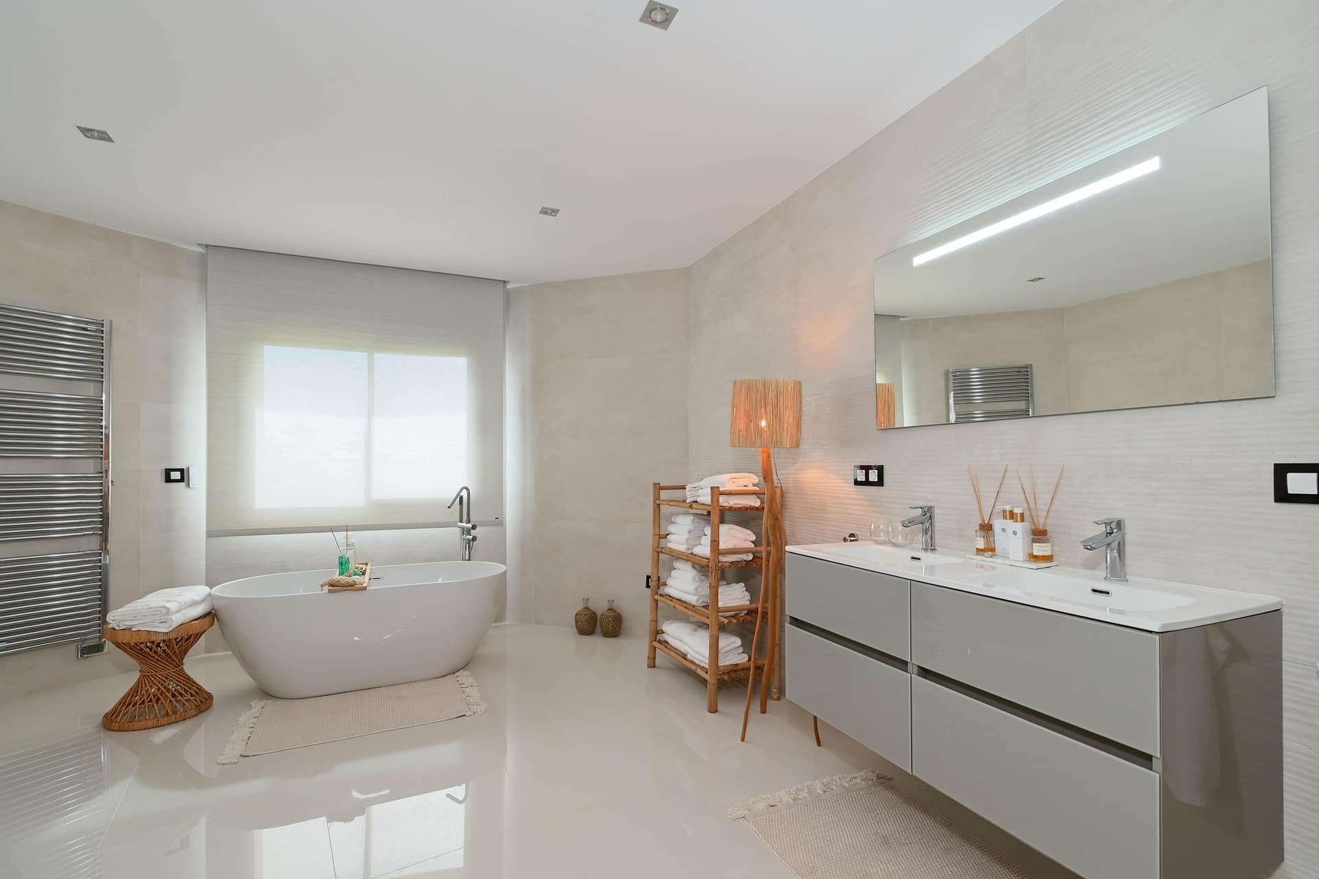 Uitzonderlijke design villa met indoor pool, spa en zeezicht in Benissa