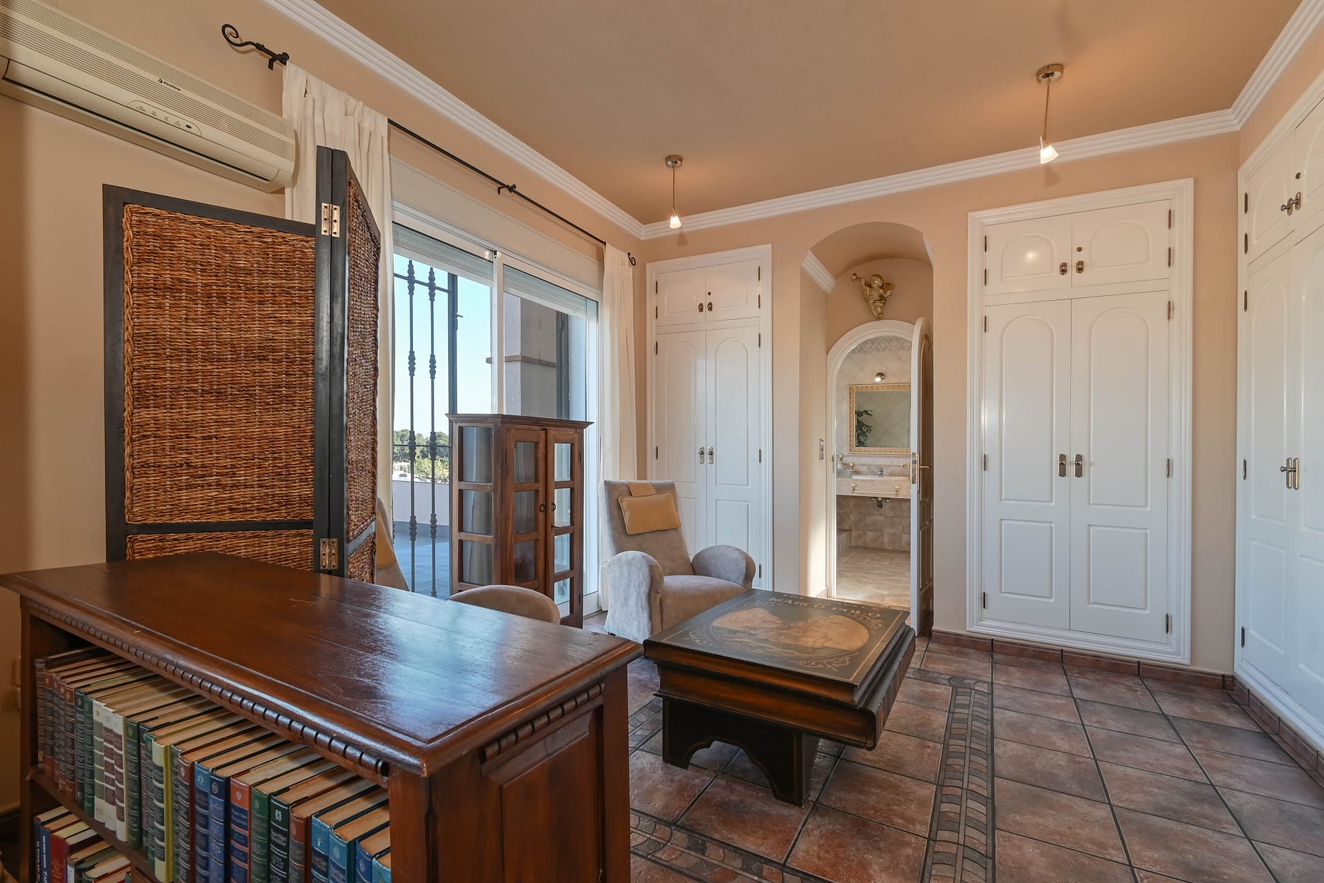 Prachtige villa op vlak perceel in Moraira
